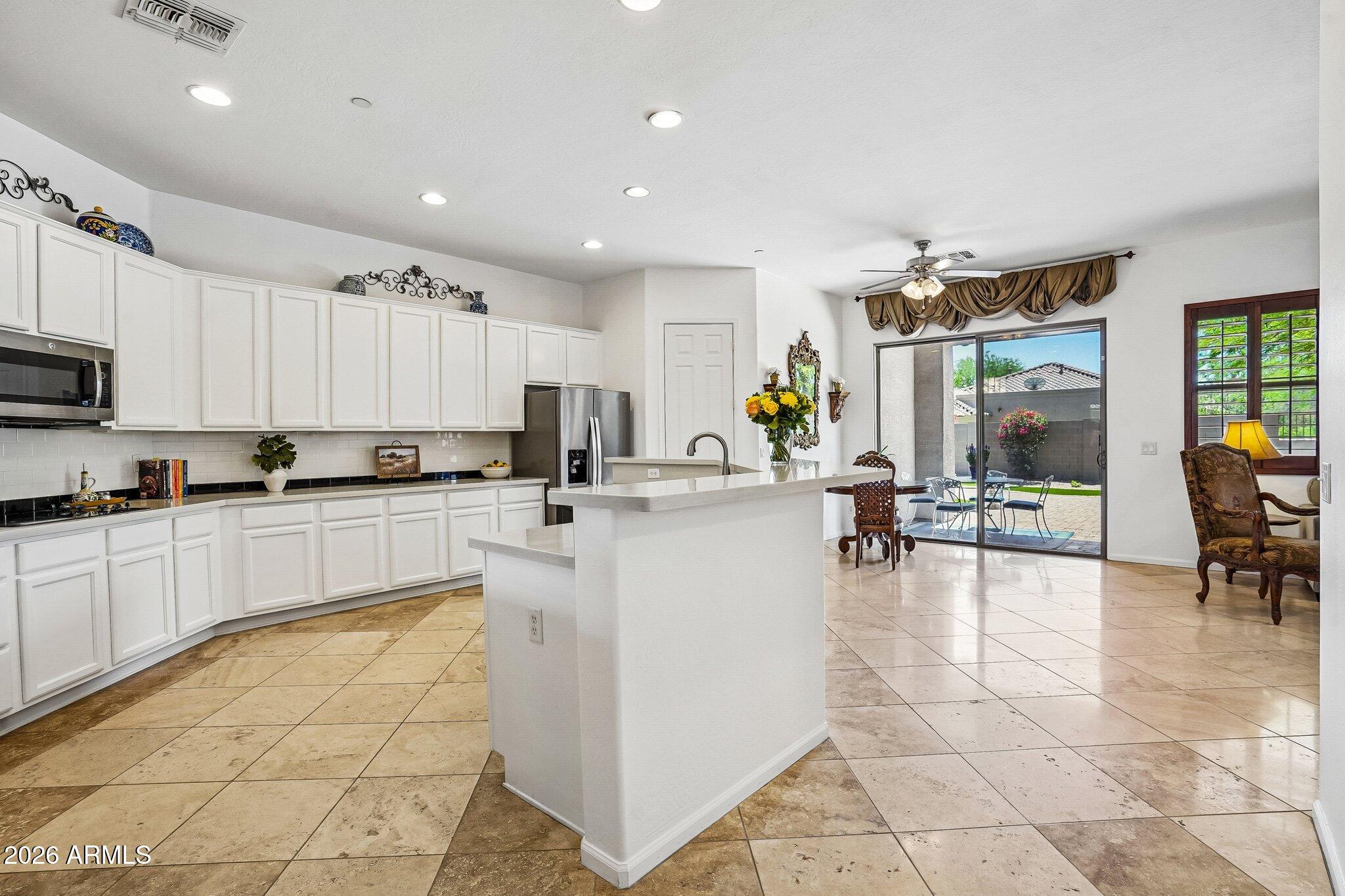 3969 E NAVIGATOR Lane