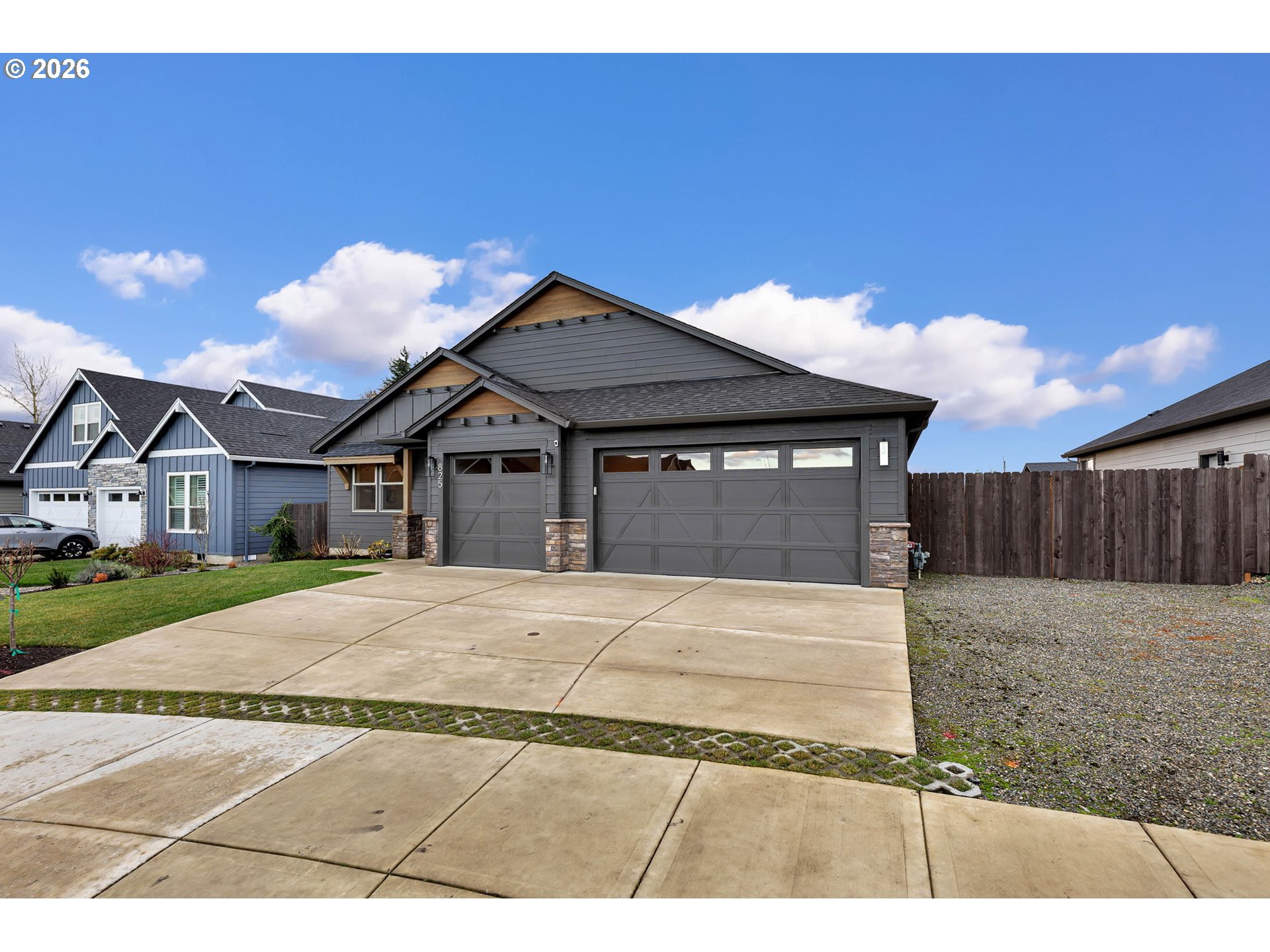 825 S GOOSE LOOP