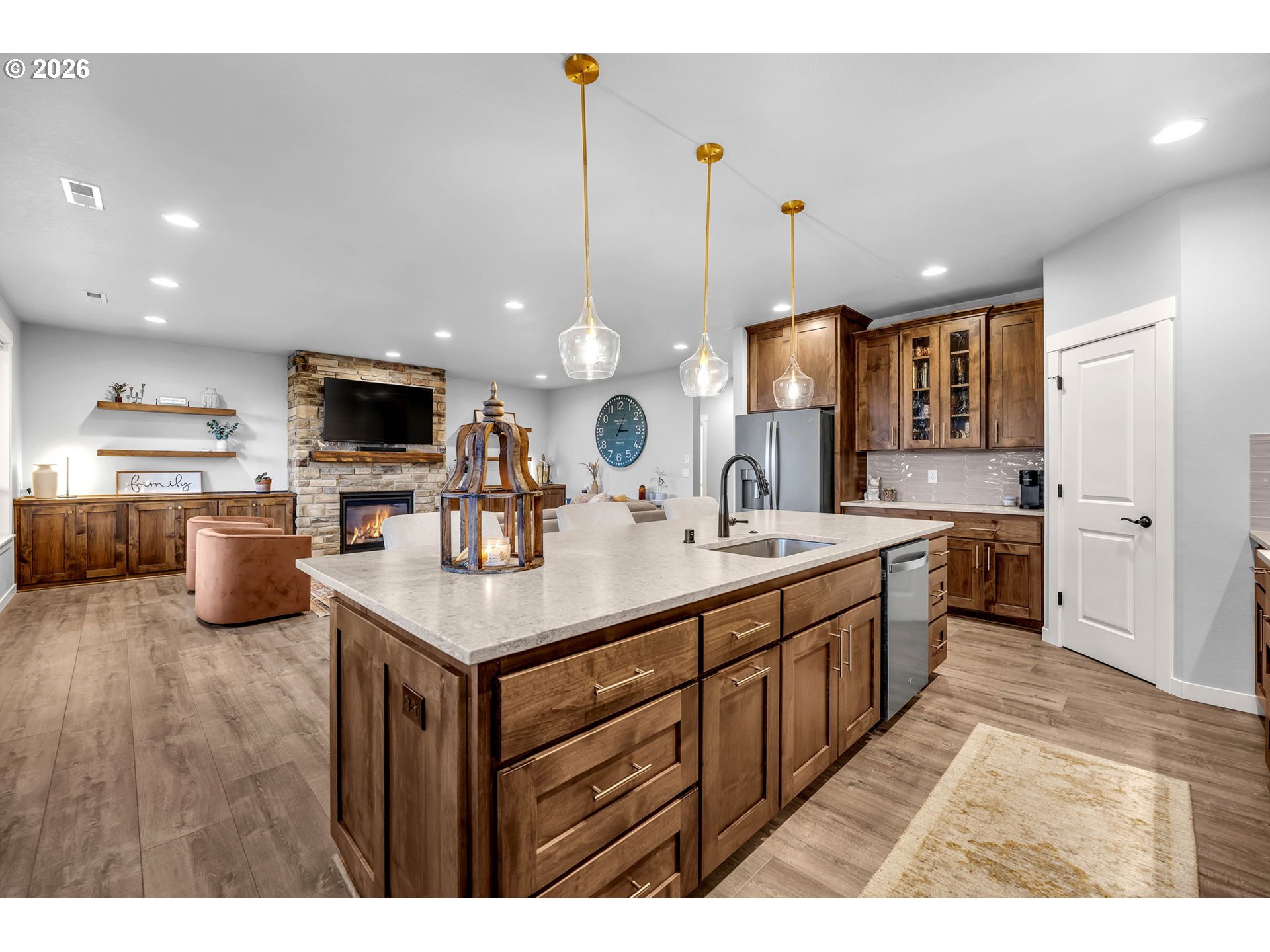 825 S GOOSE LOOP