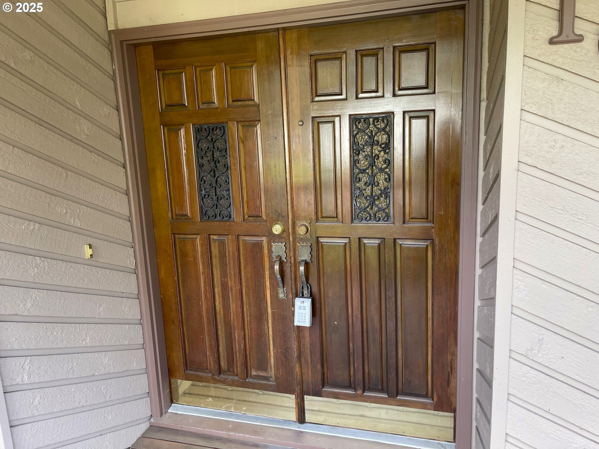 10702 NE SHERWOOD DR