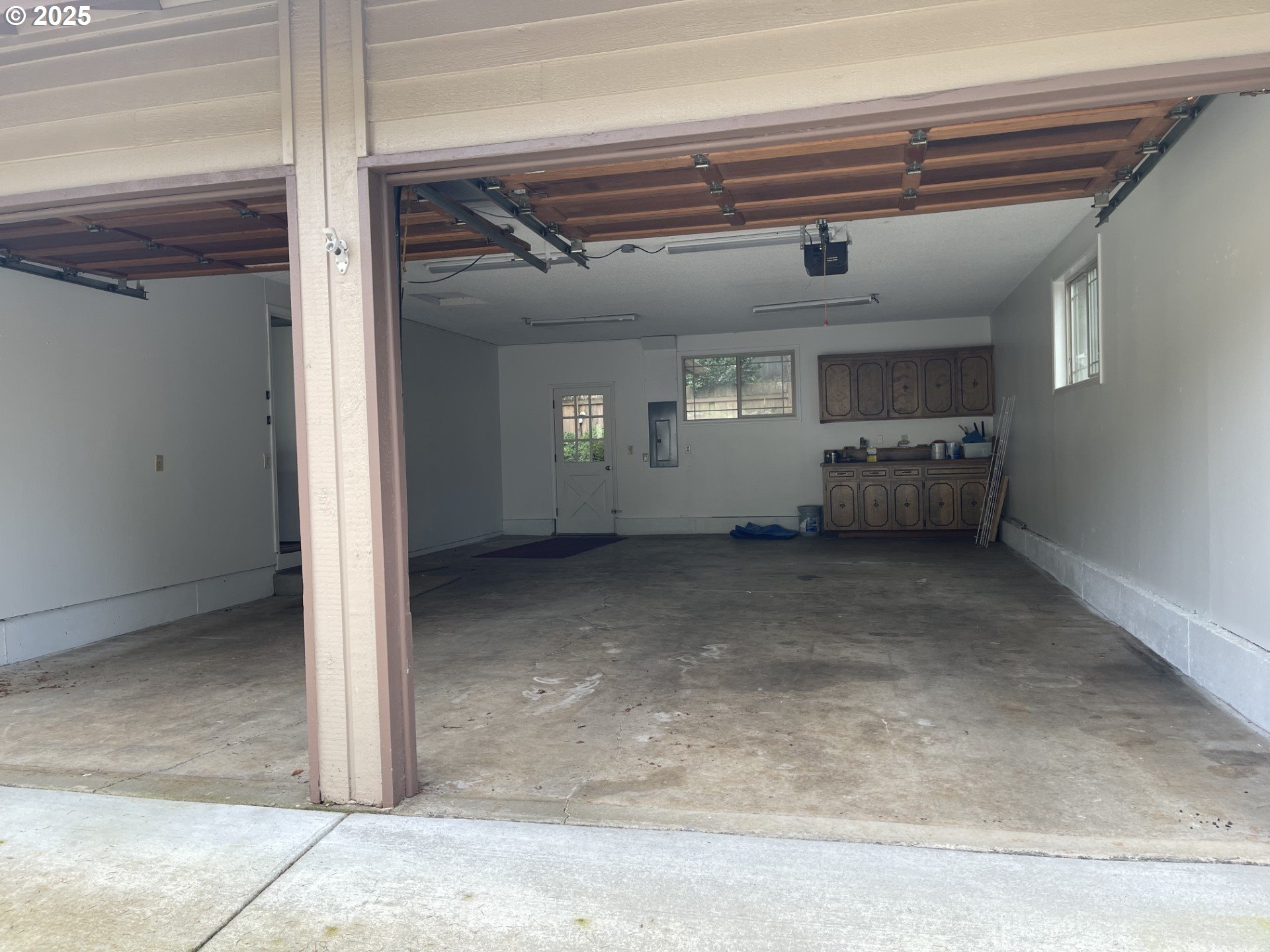 10702 NE SHERWOOD DR