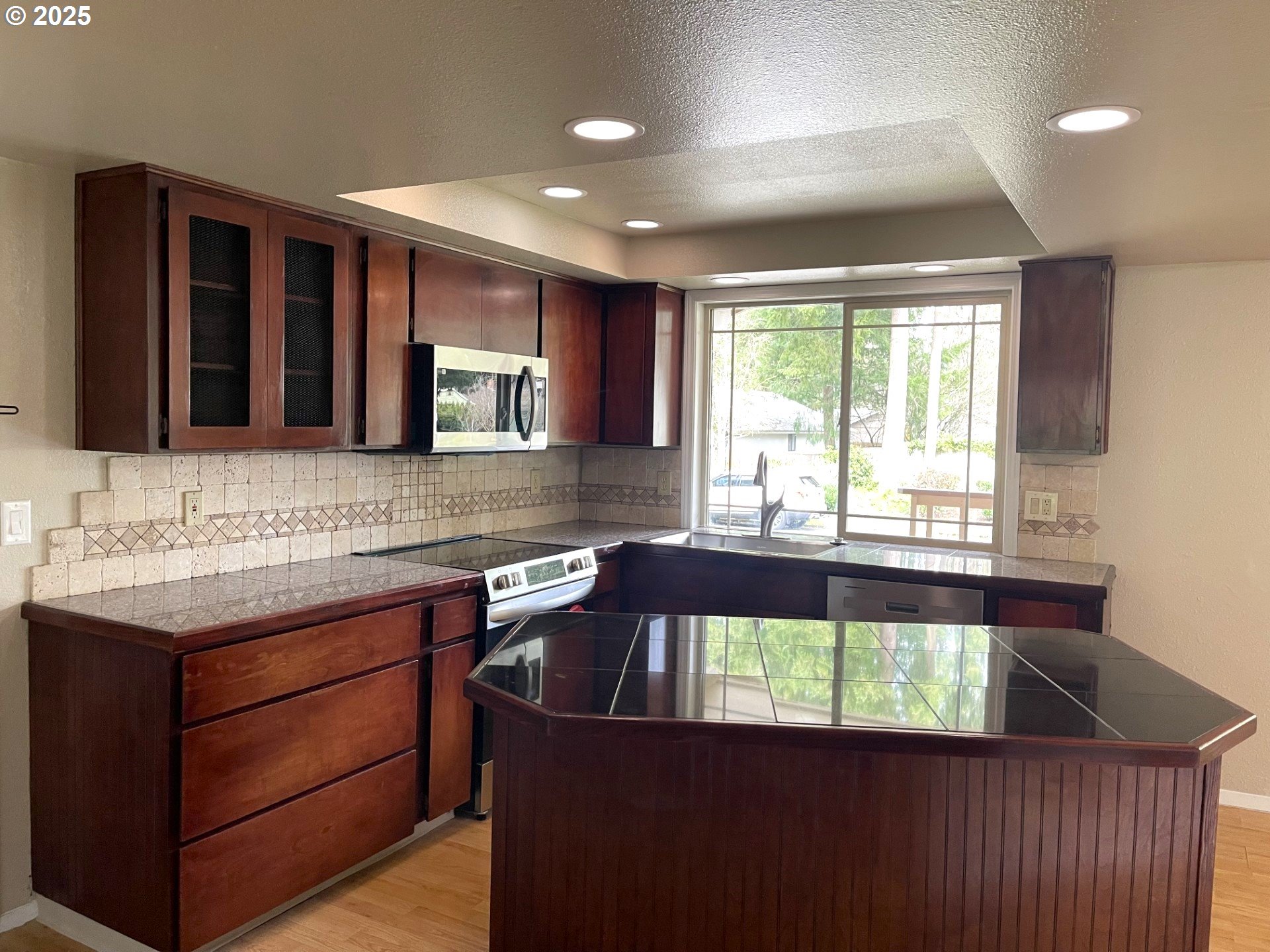 10702 NE SHERWOOD DR