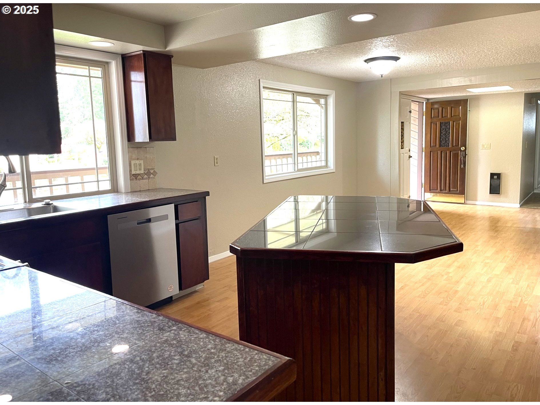 10702 NE SHERWOOD DR