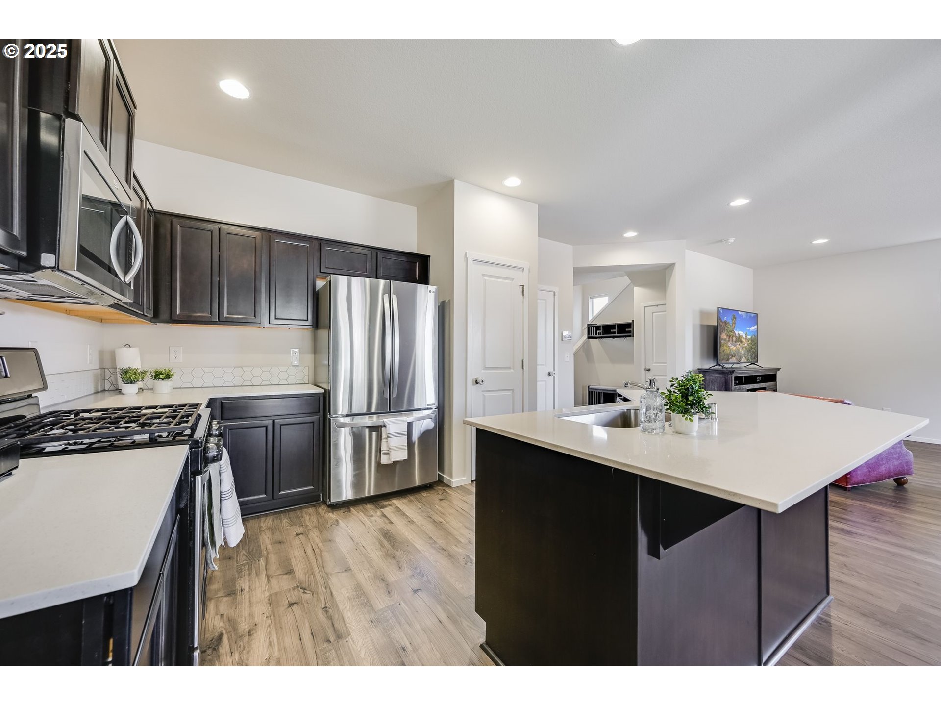 2126 S MEADOWLARK DR