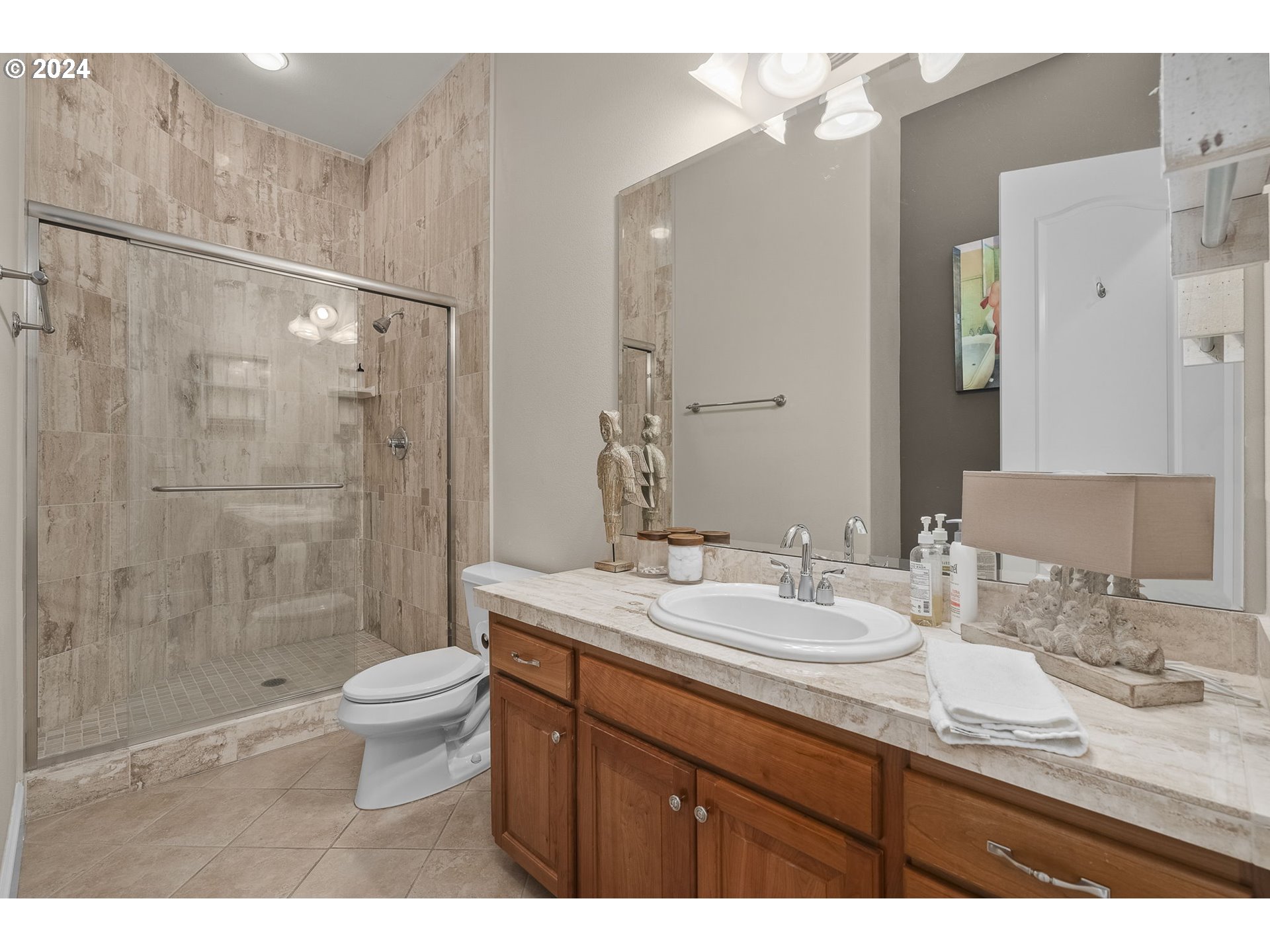 835 NW GRAND RIDGE DR