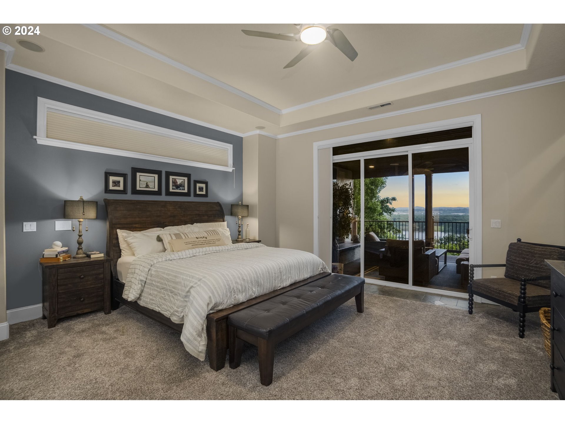 835 NW GRAND RIDGE DR