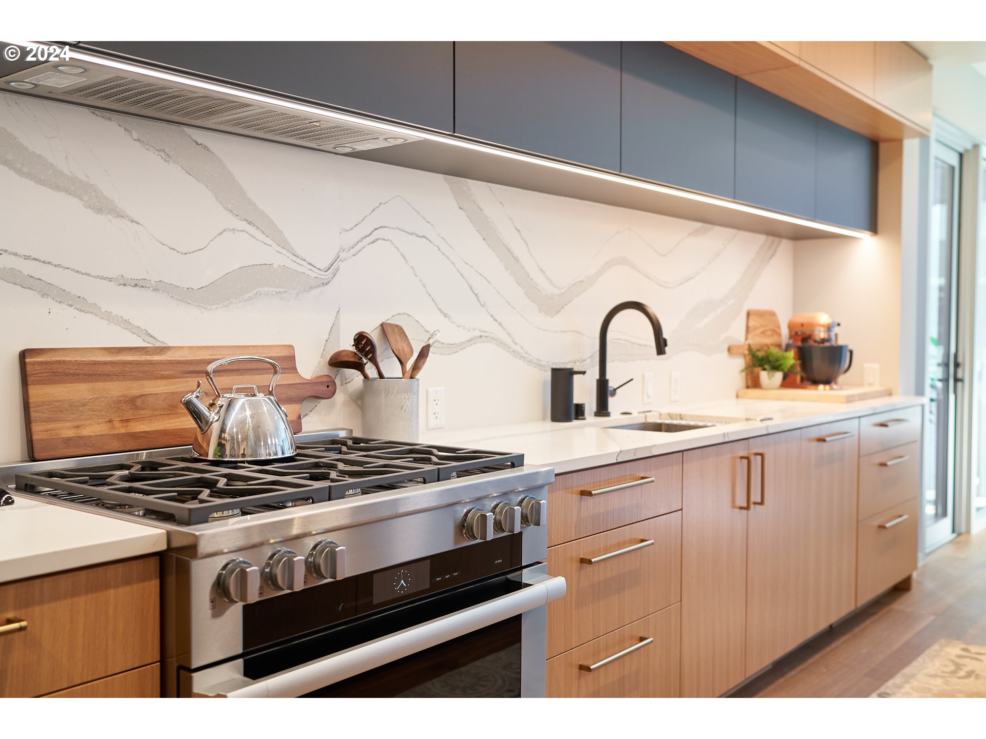 590 WATERFRONT WAY 302