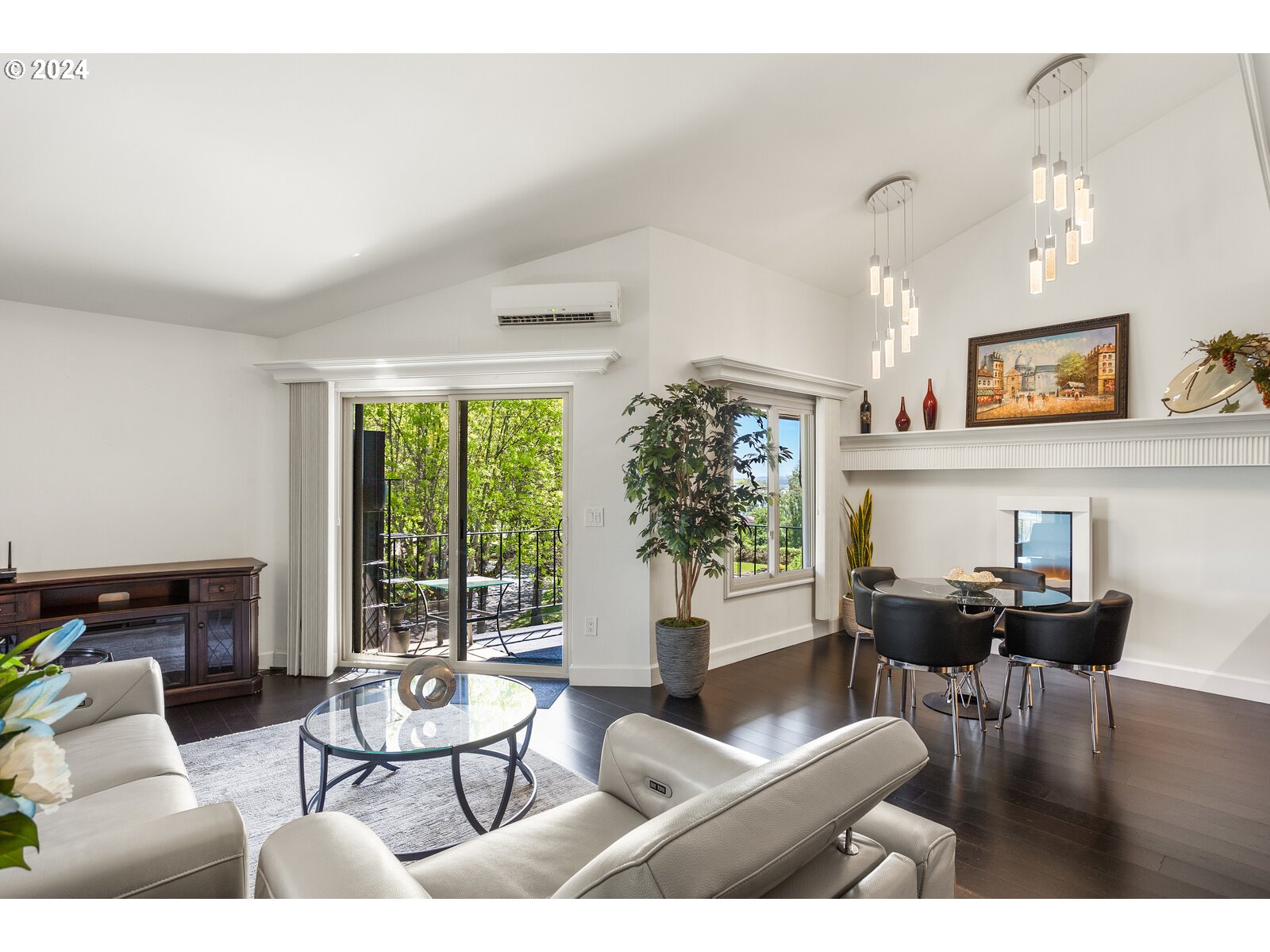 5585 E EVERGREEN BLVD 5402