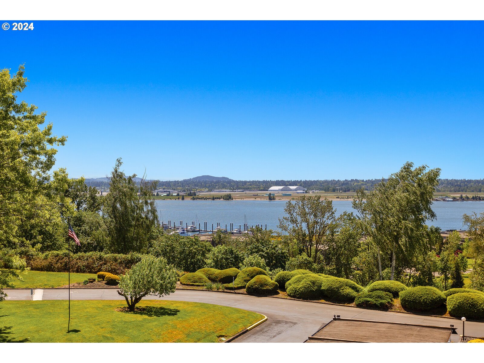 5585 E EVERGREEN BLVD 5402