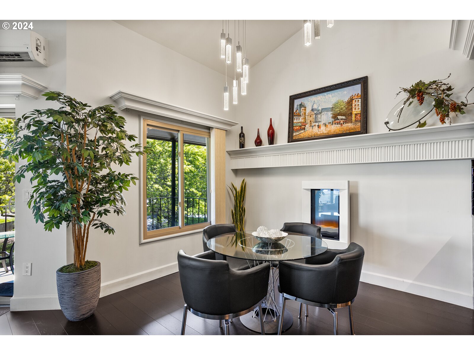 5585 E EVERGREEN BLVD 5402