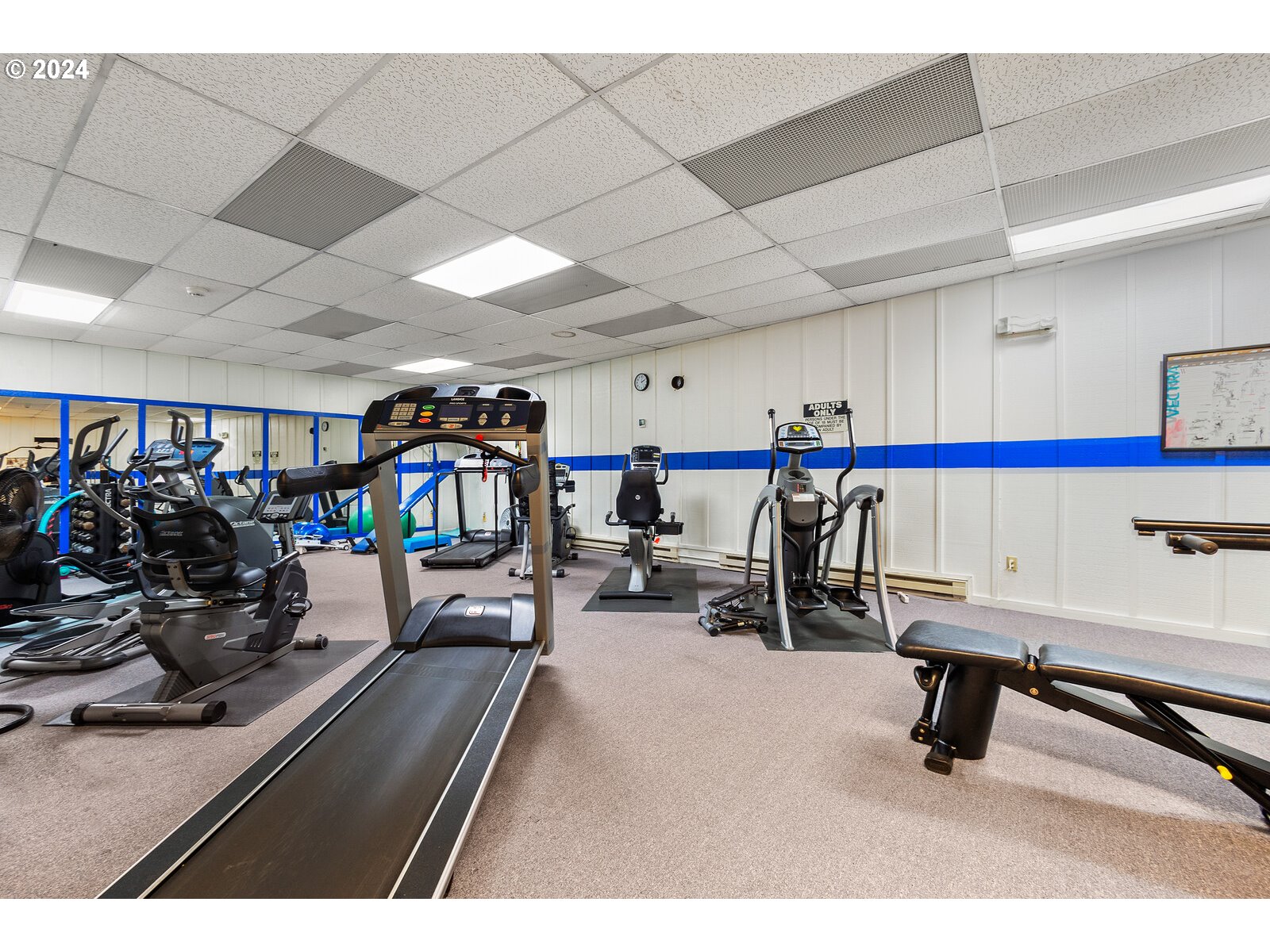 5585 E EVERGREEN BLVD 5402