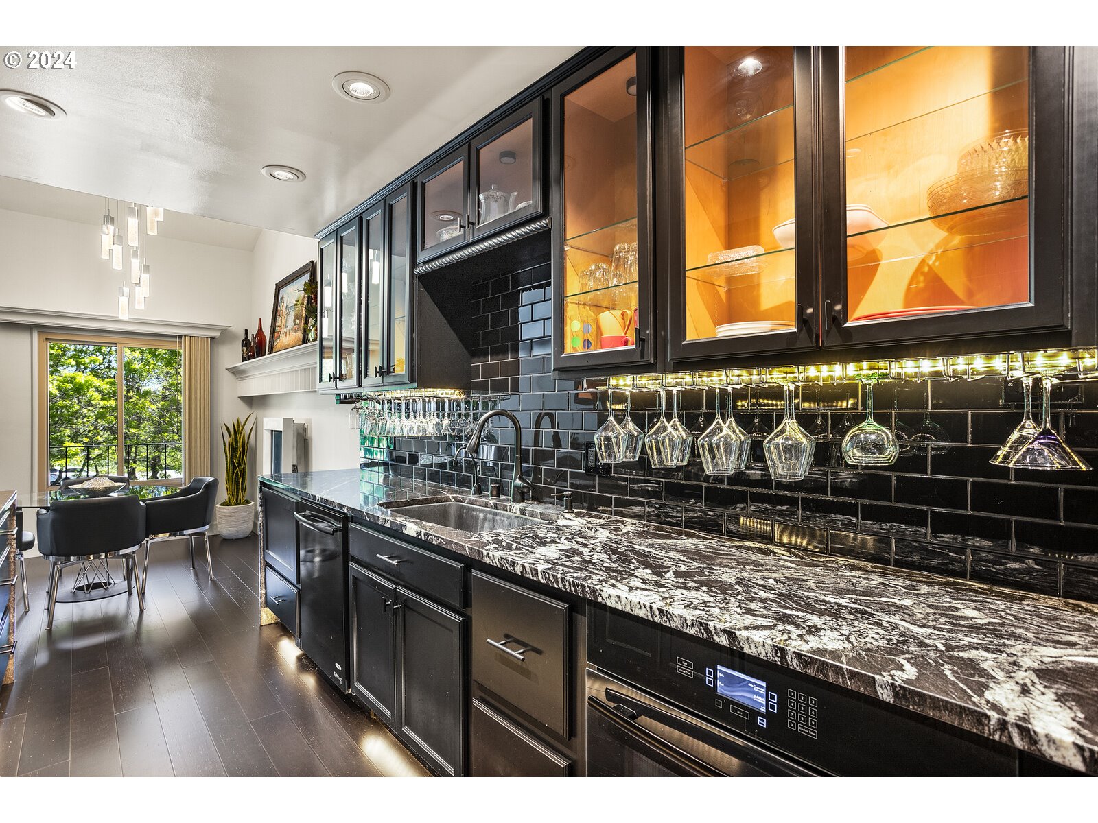 5585 E EVERGREEN BLVD 5402