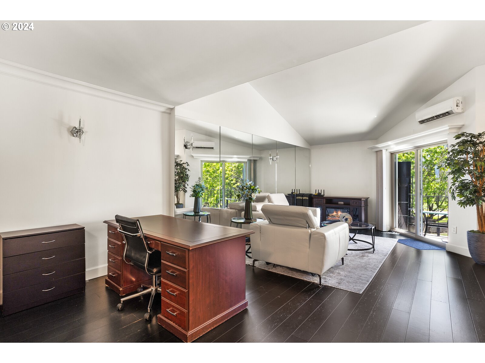 5585 E EVERGREEN BLVD 5402
