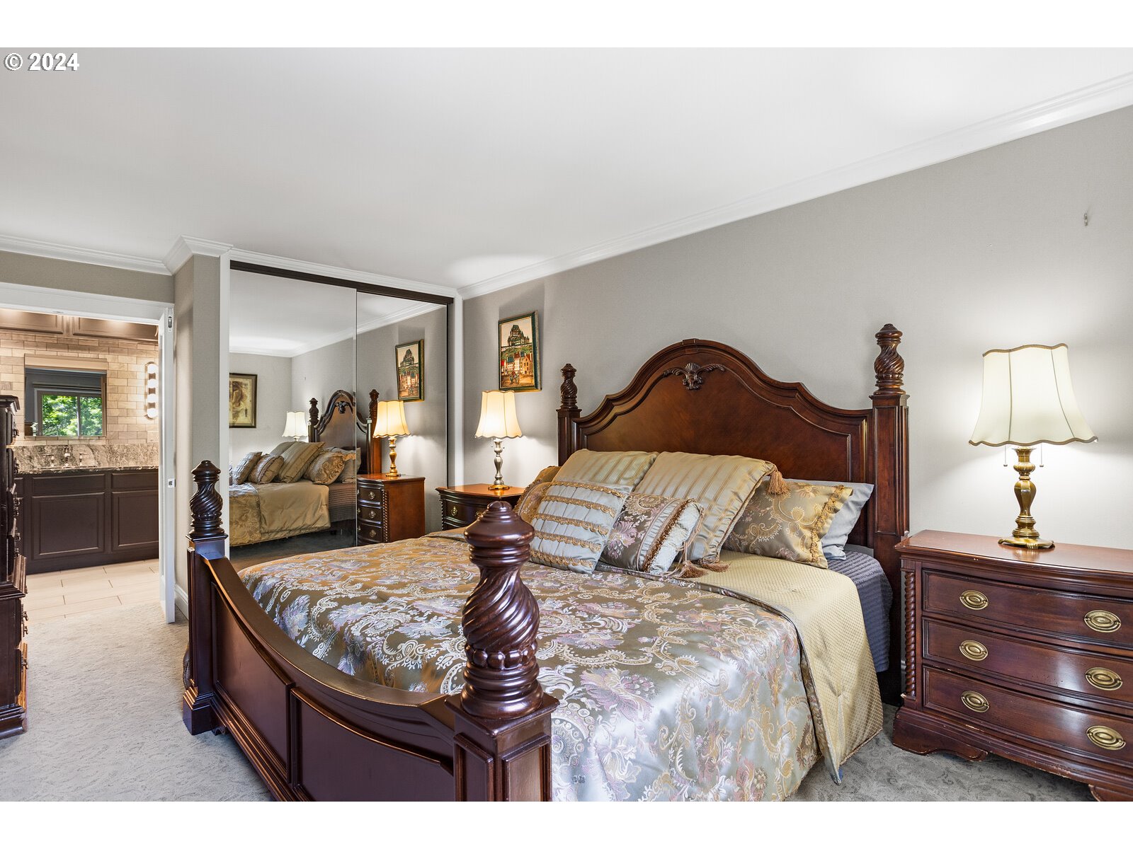 5585 E EVERGREEN BLVD 5402