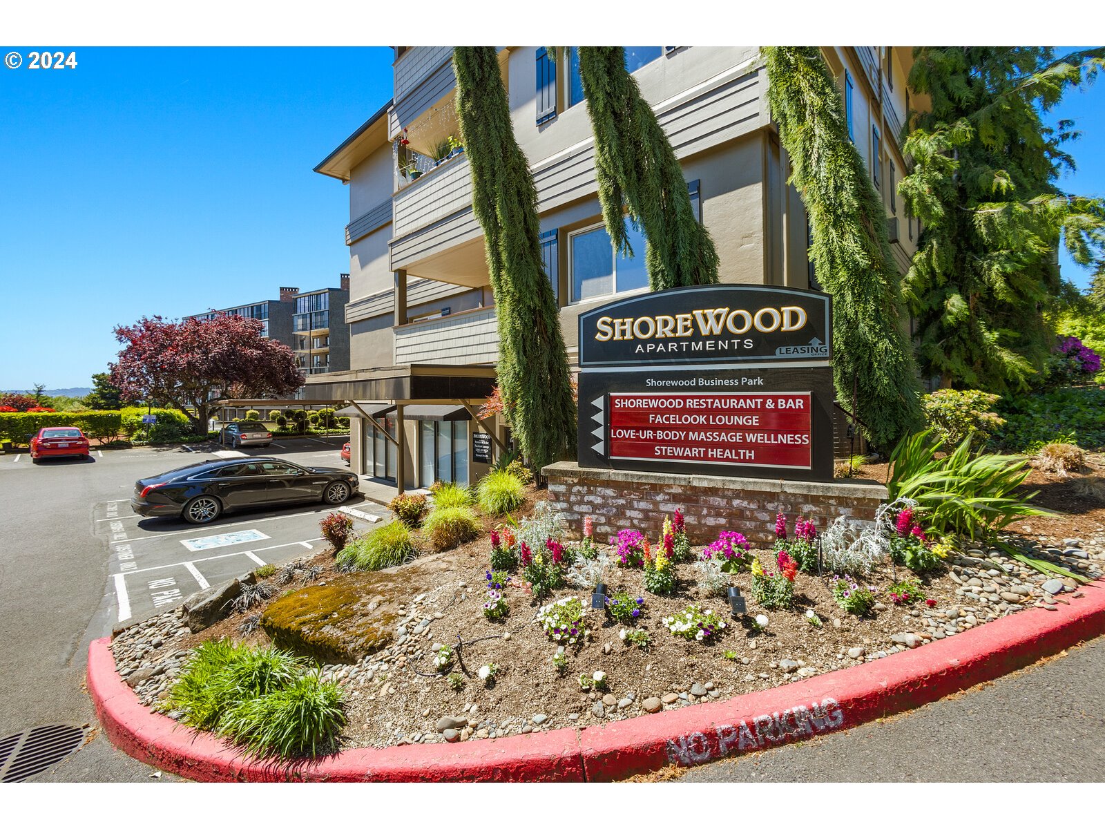 5585 E EVERGREEN BLVD 5402