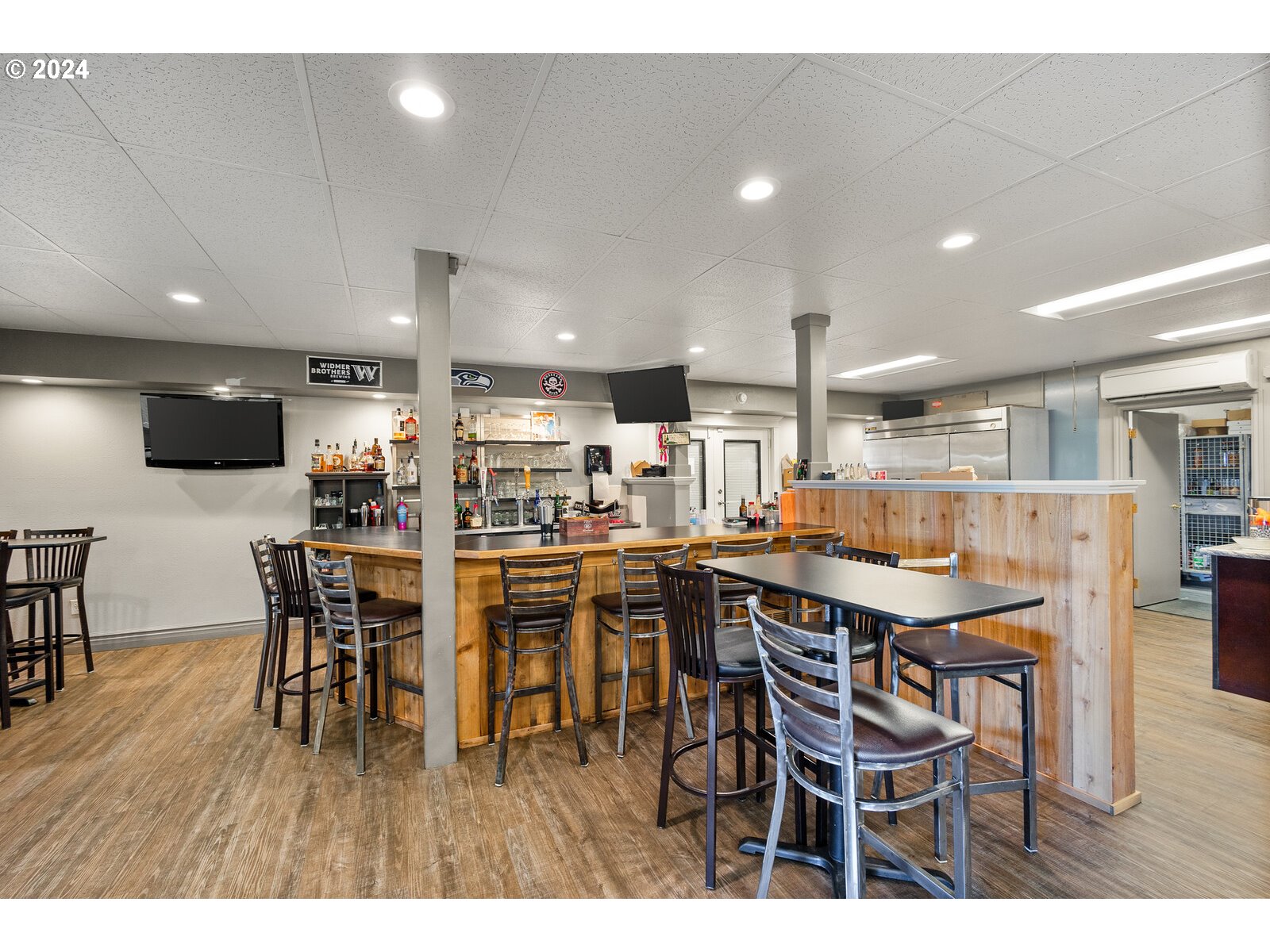 5585 E EVERGREEN BLVD 5402