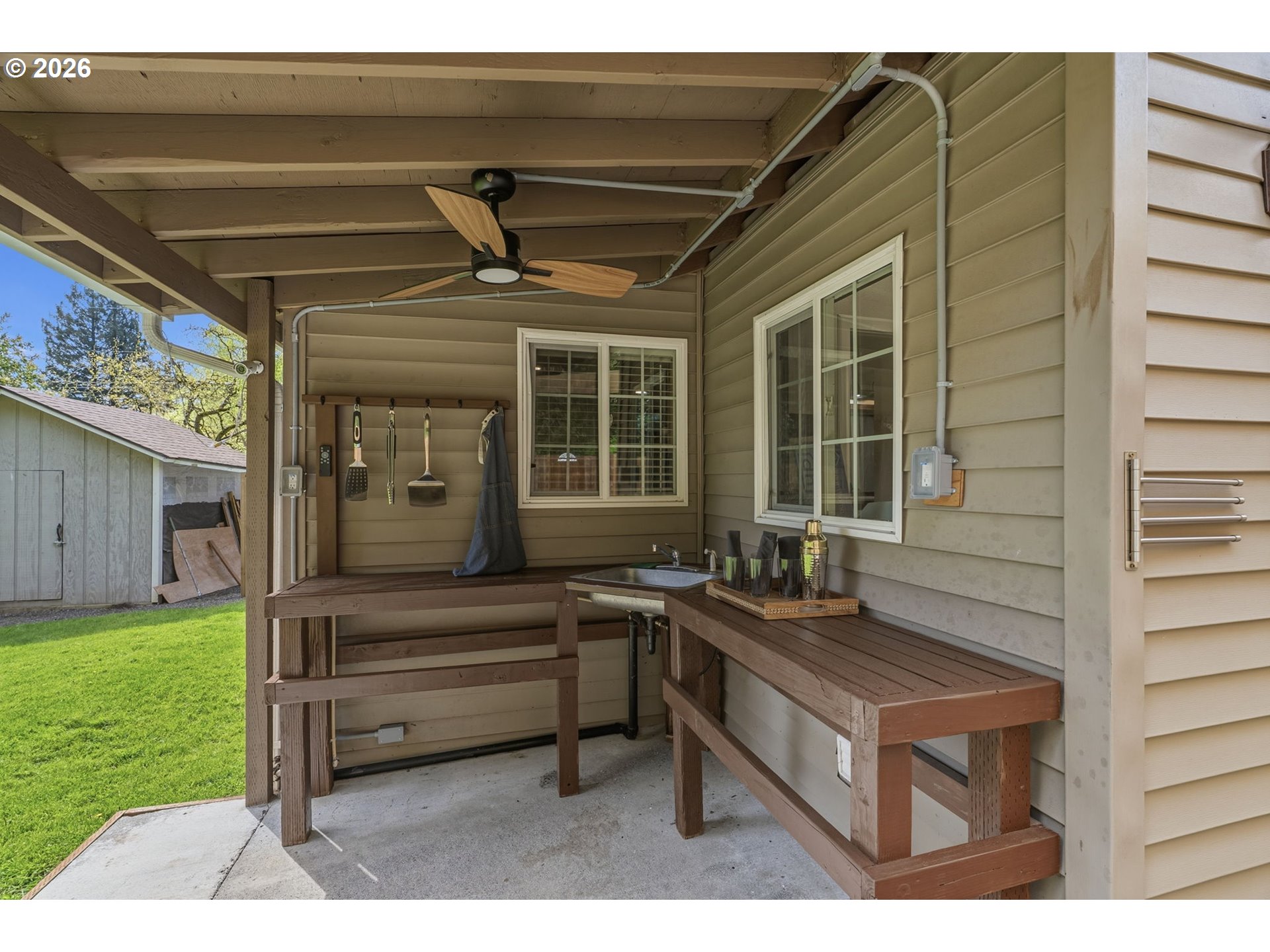 657 NW 10TH AVE
