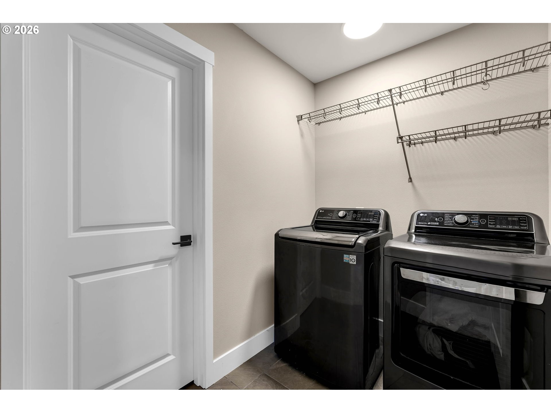 329 W LAUREL ST