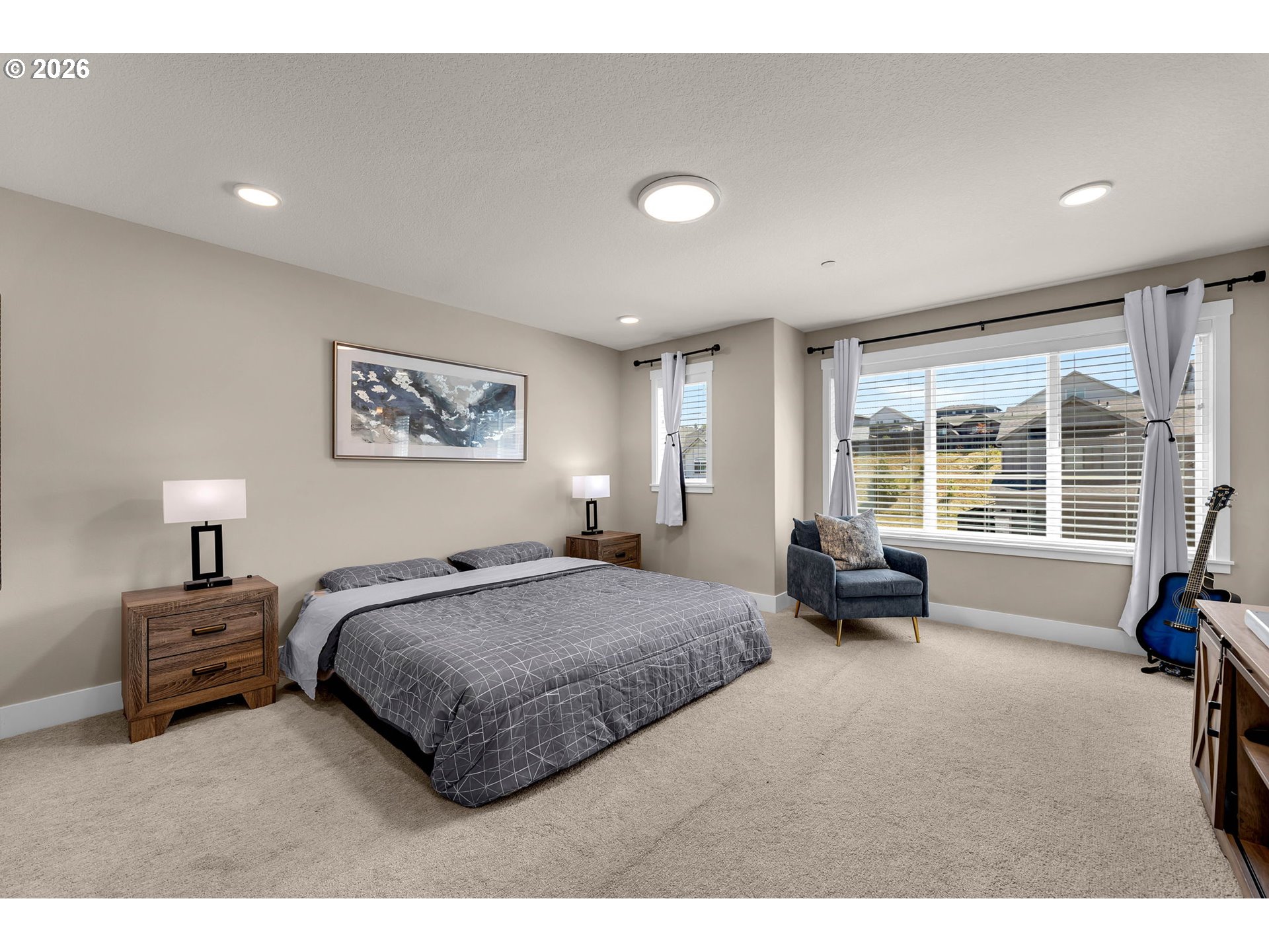 329 W LAUREL ST
