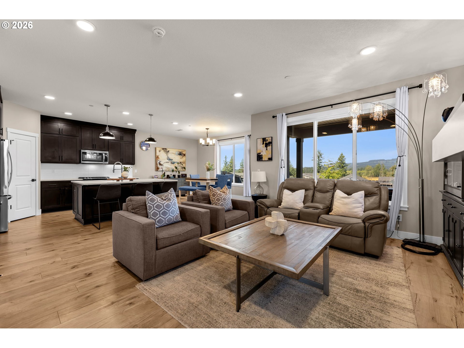 329 W LAUREL ST