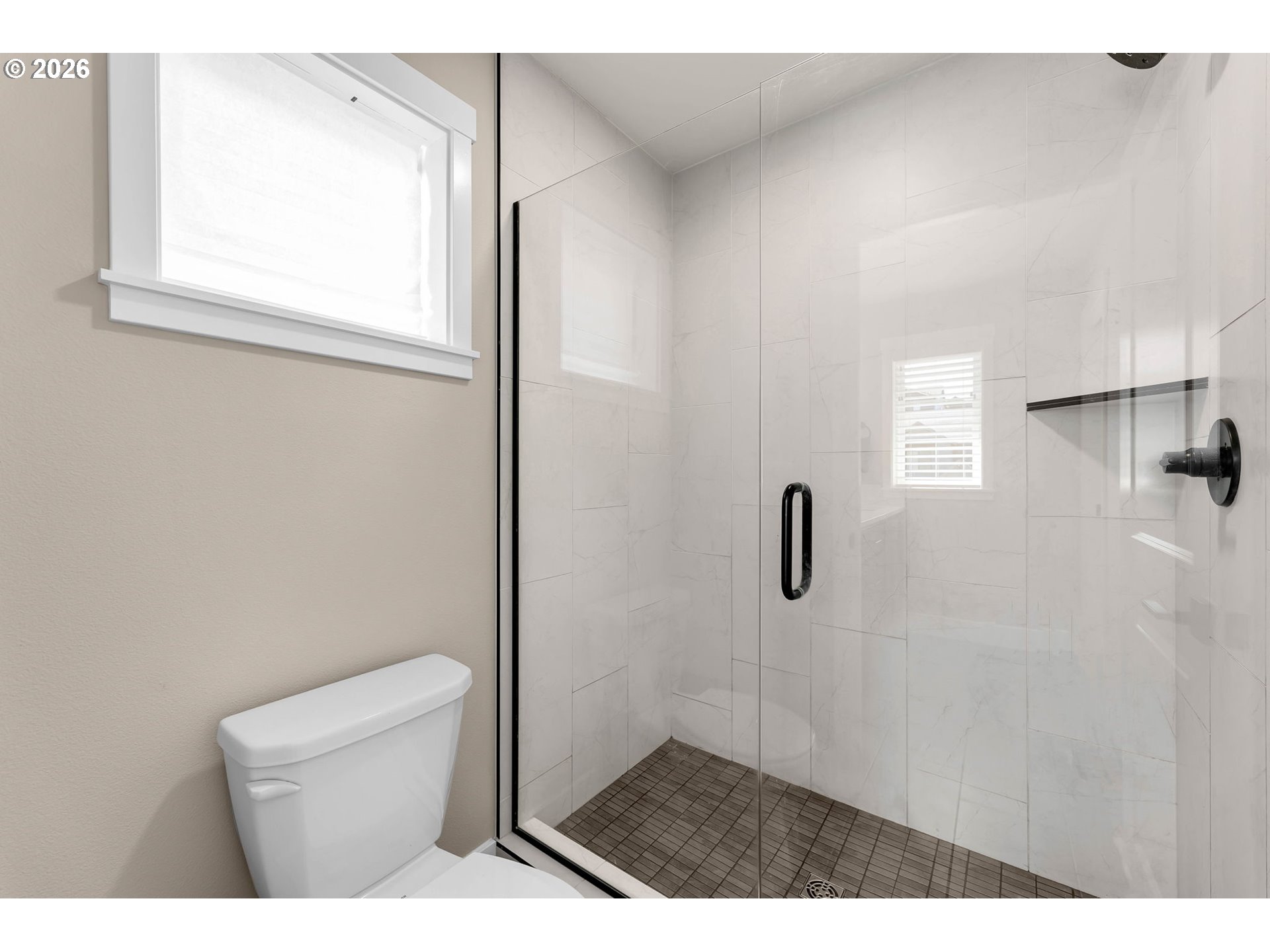 329 W LAUREL ST