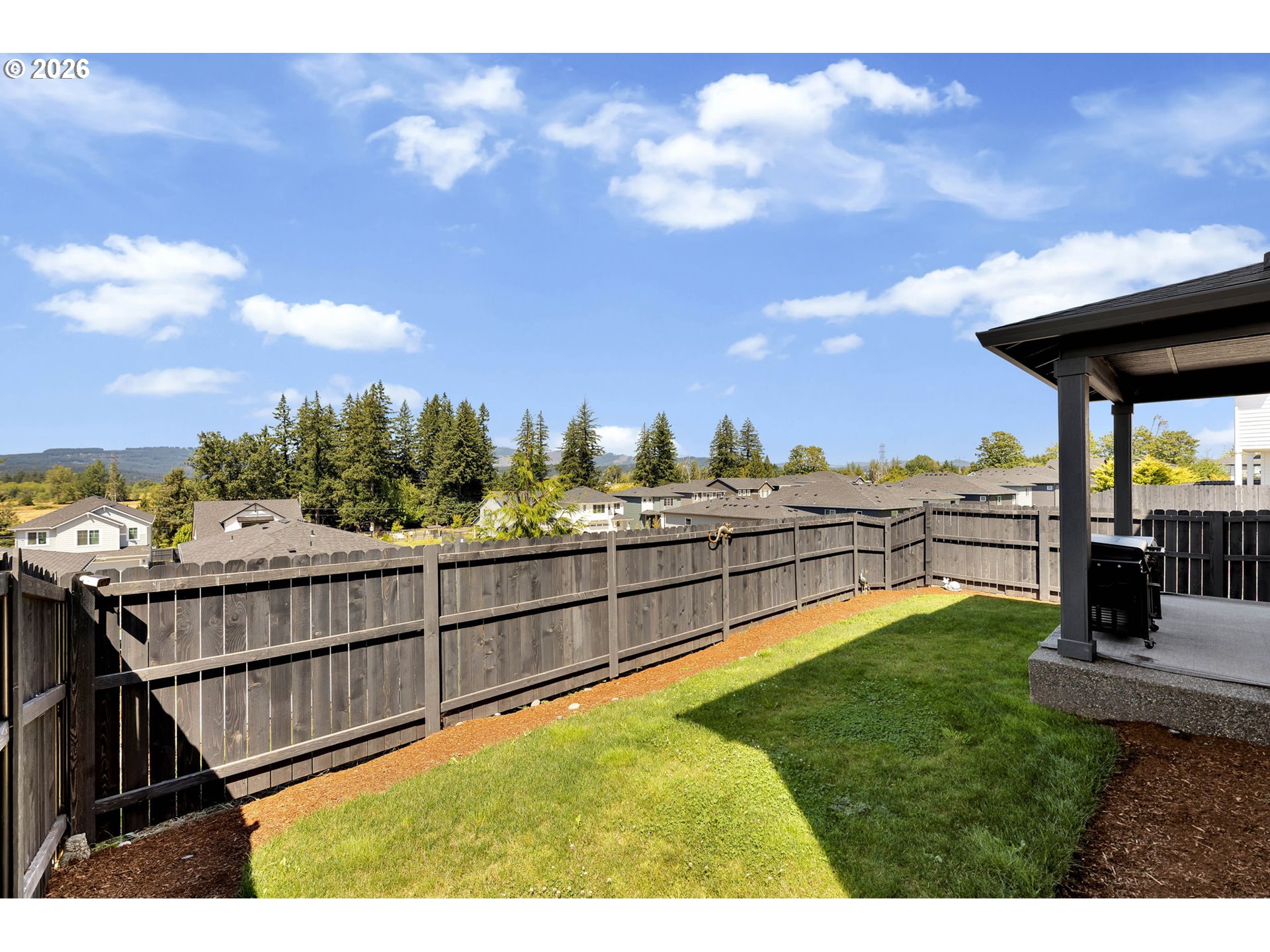 329 W LAUREL ST