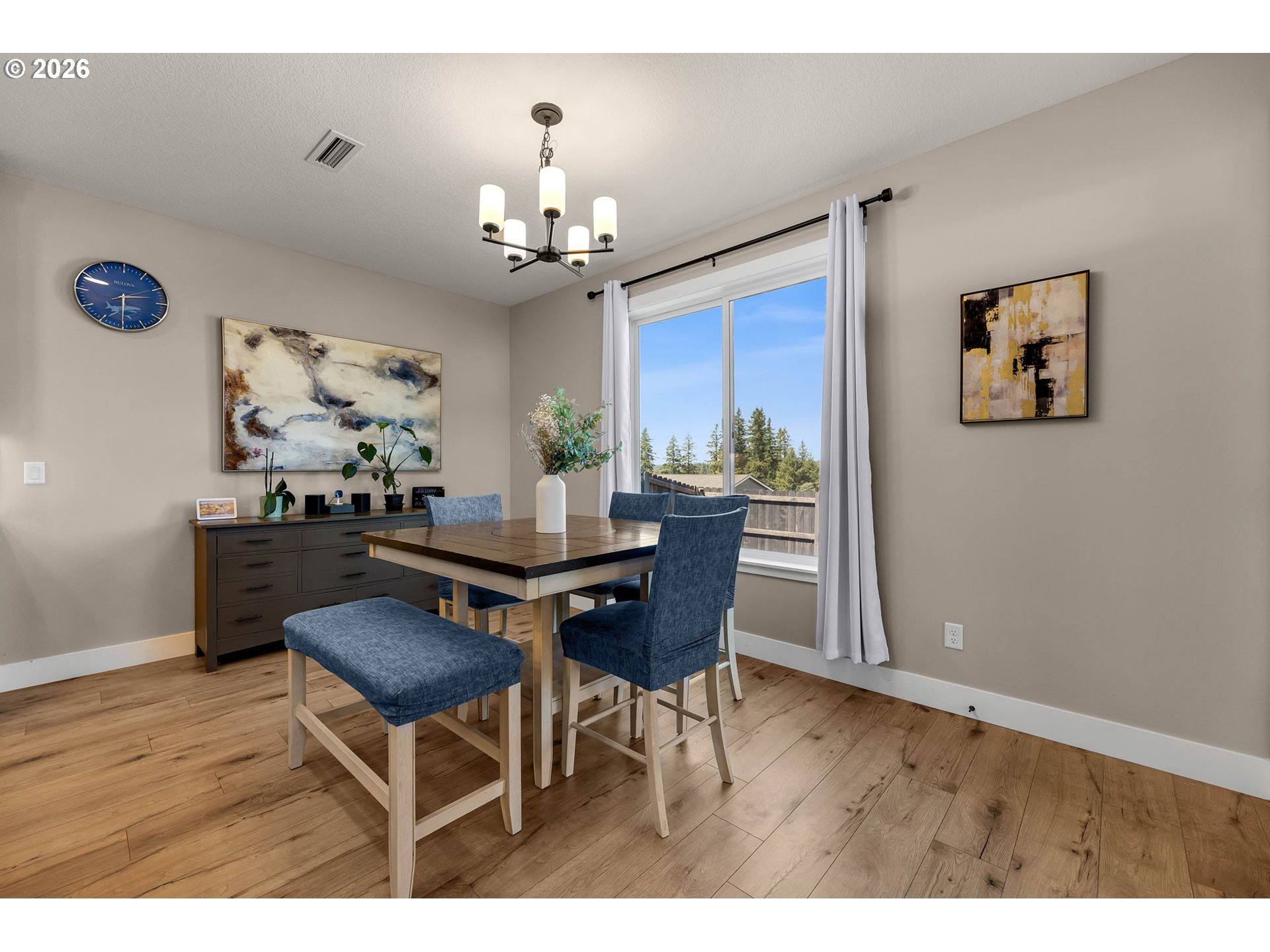 329 W LAUREL ST