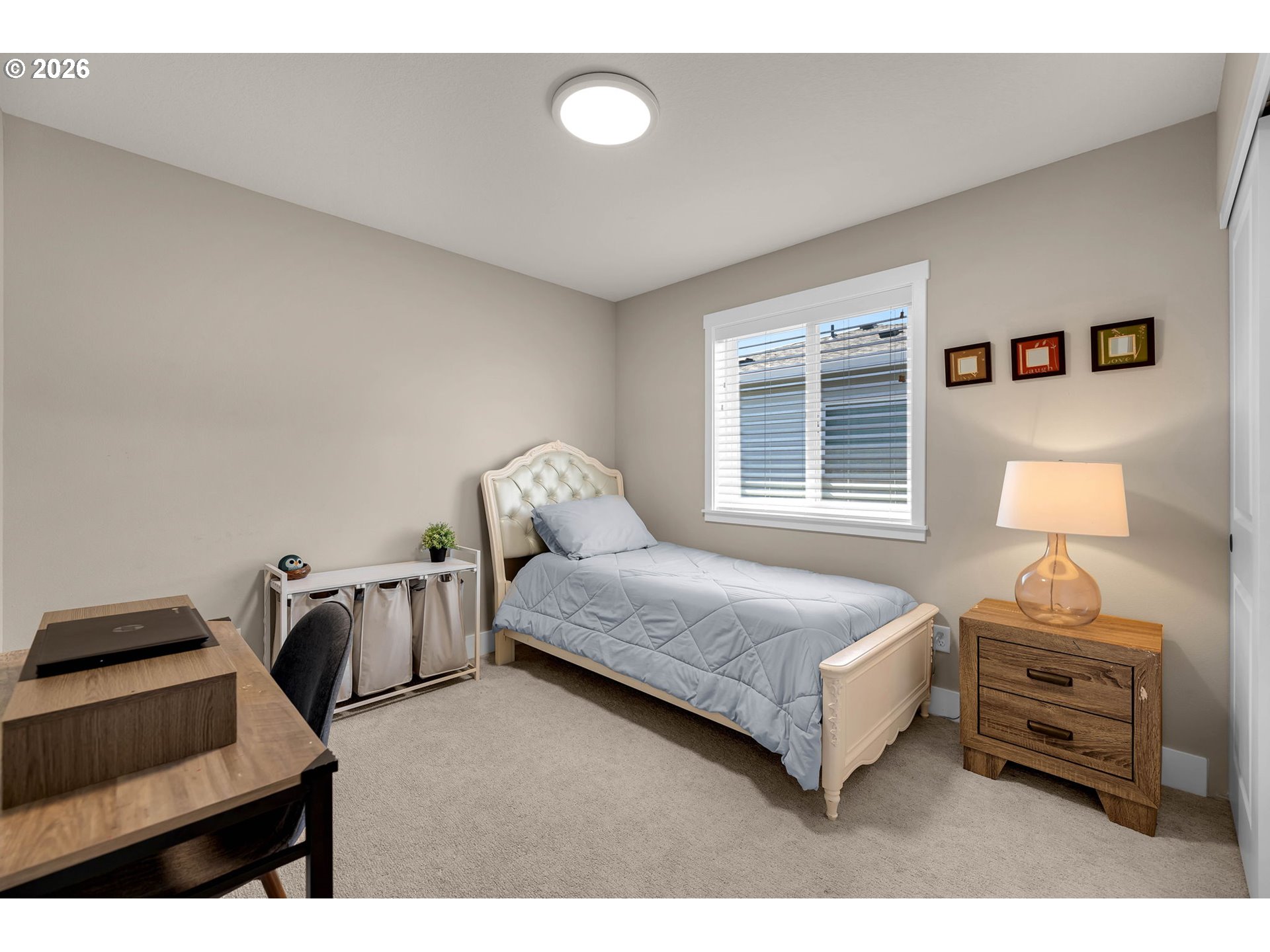 329 W LAUREL ST