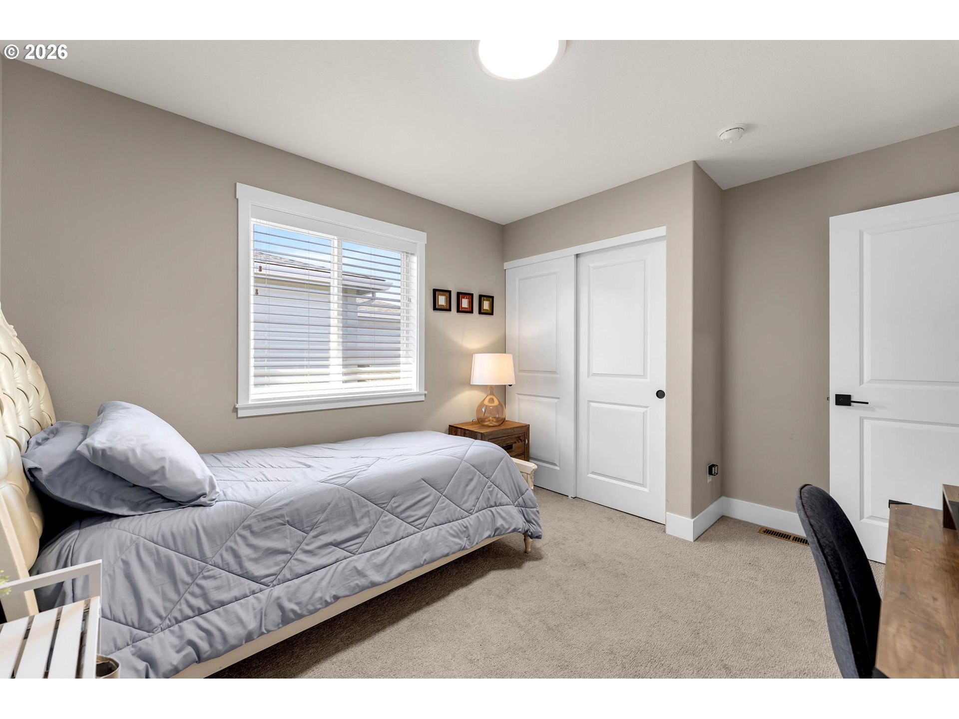 329 W LAUREL ST