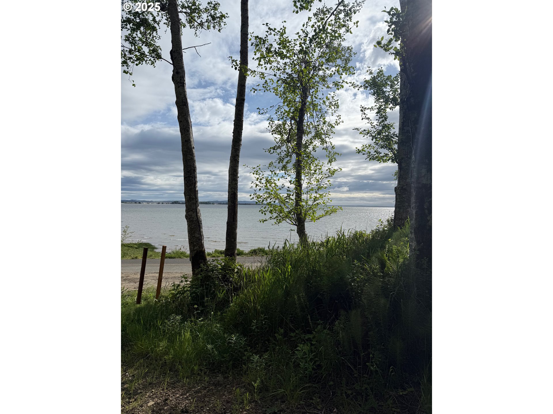 1049 ALTOONA PILLAR ROCK RD