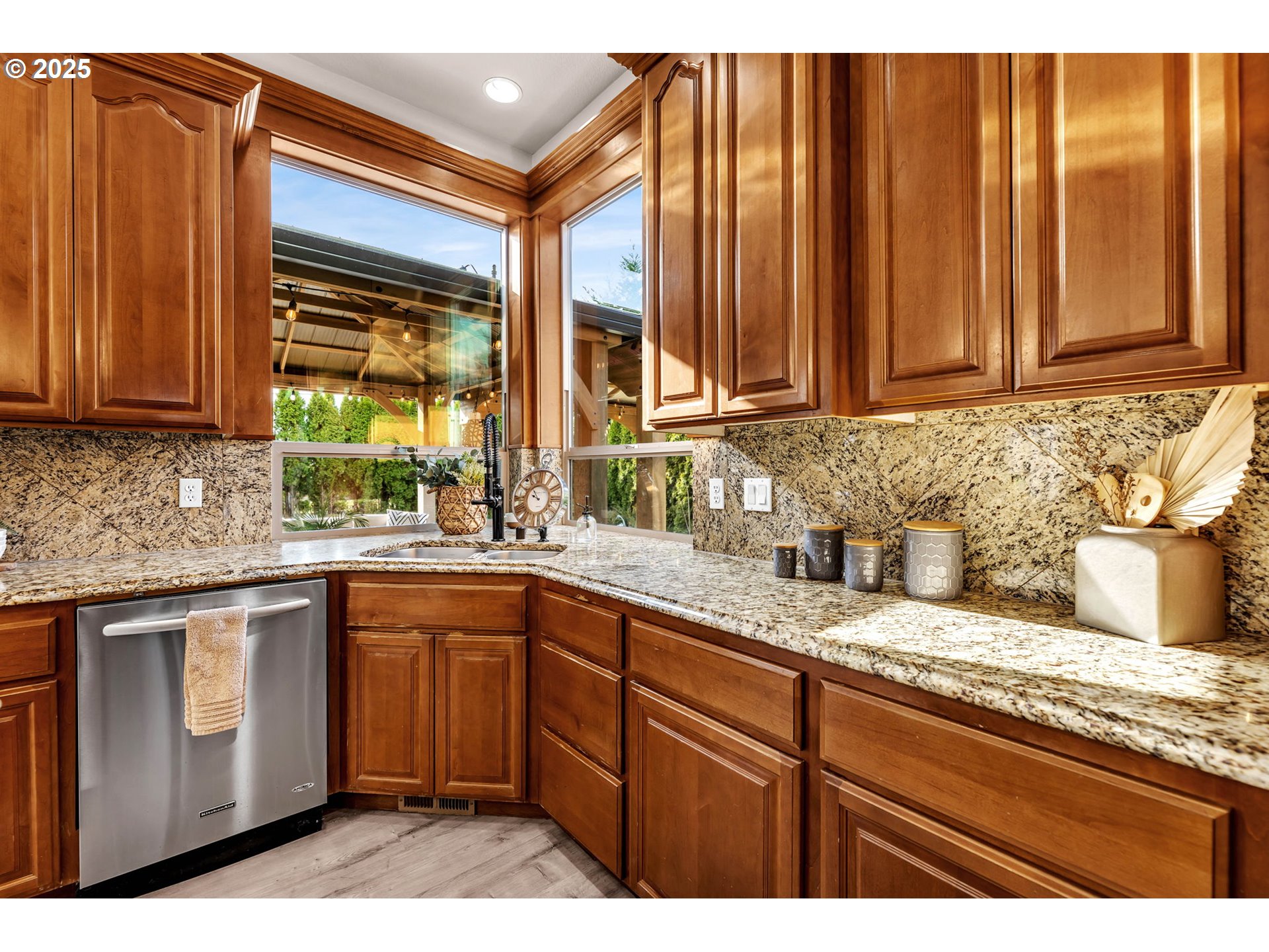 1623 S PHOEBE DR