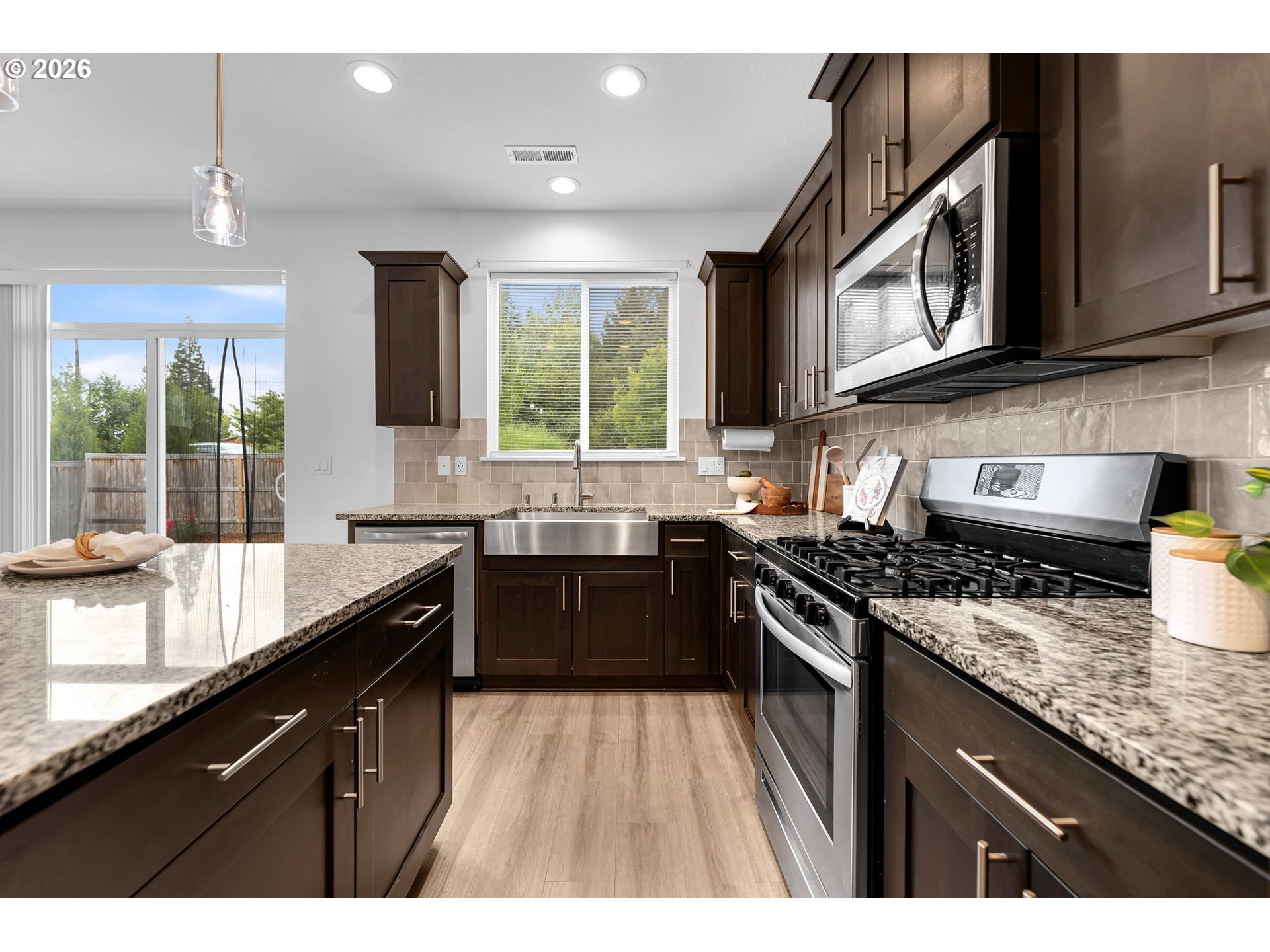 1806 NE 11TH AVE