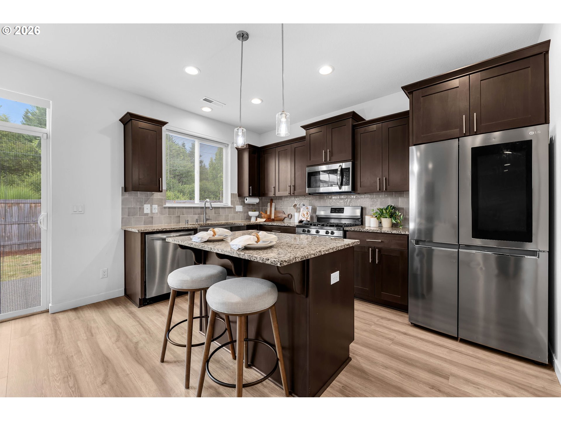 1806 NE 11TH AVE