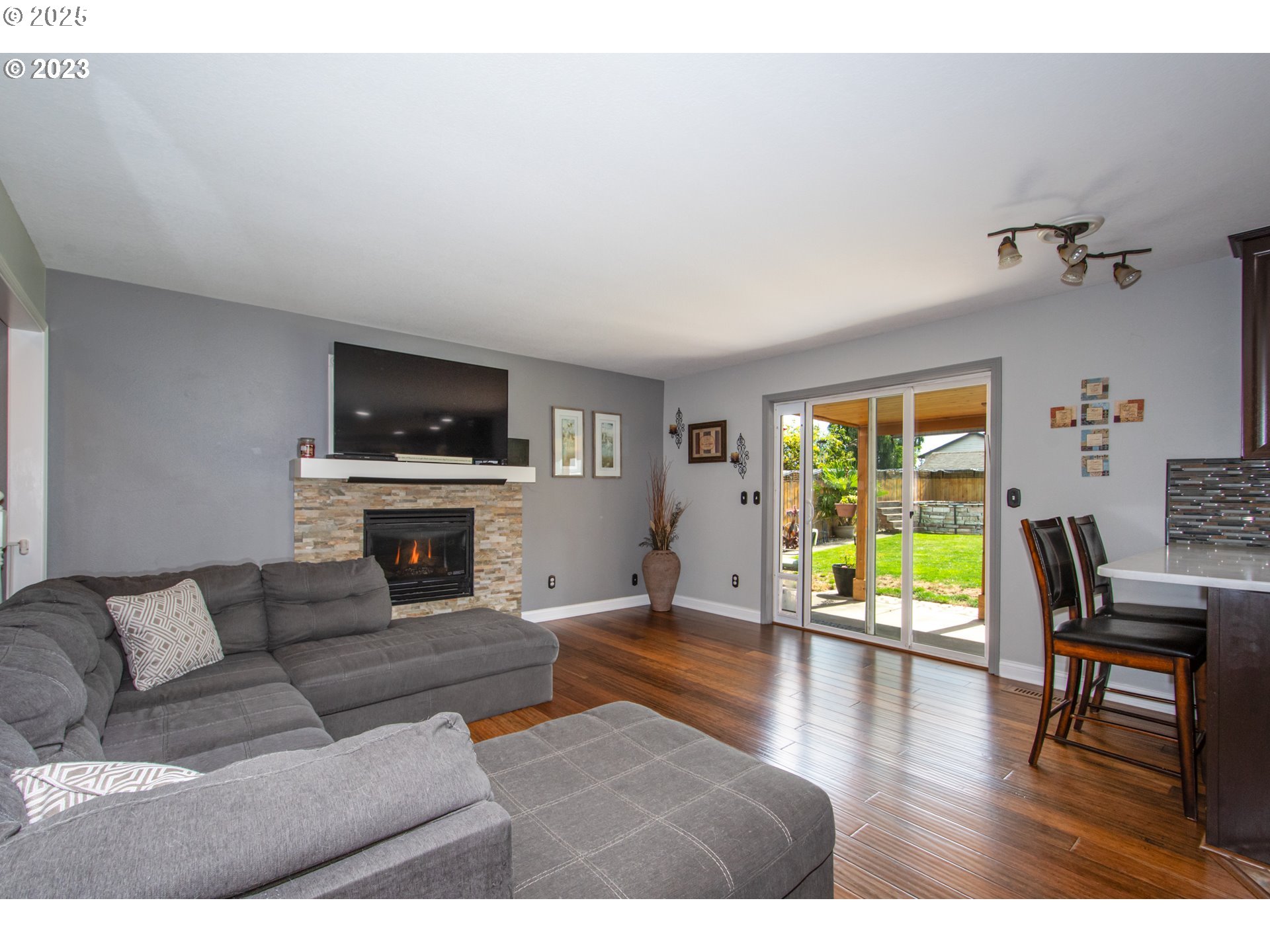 5323 NE 70TH CIR