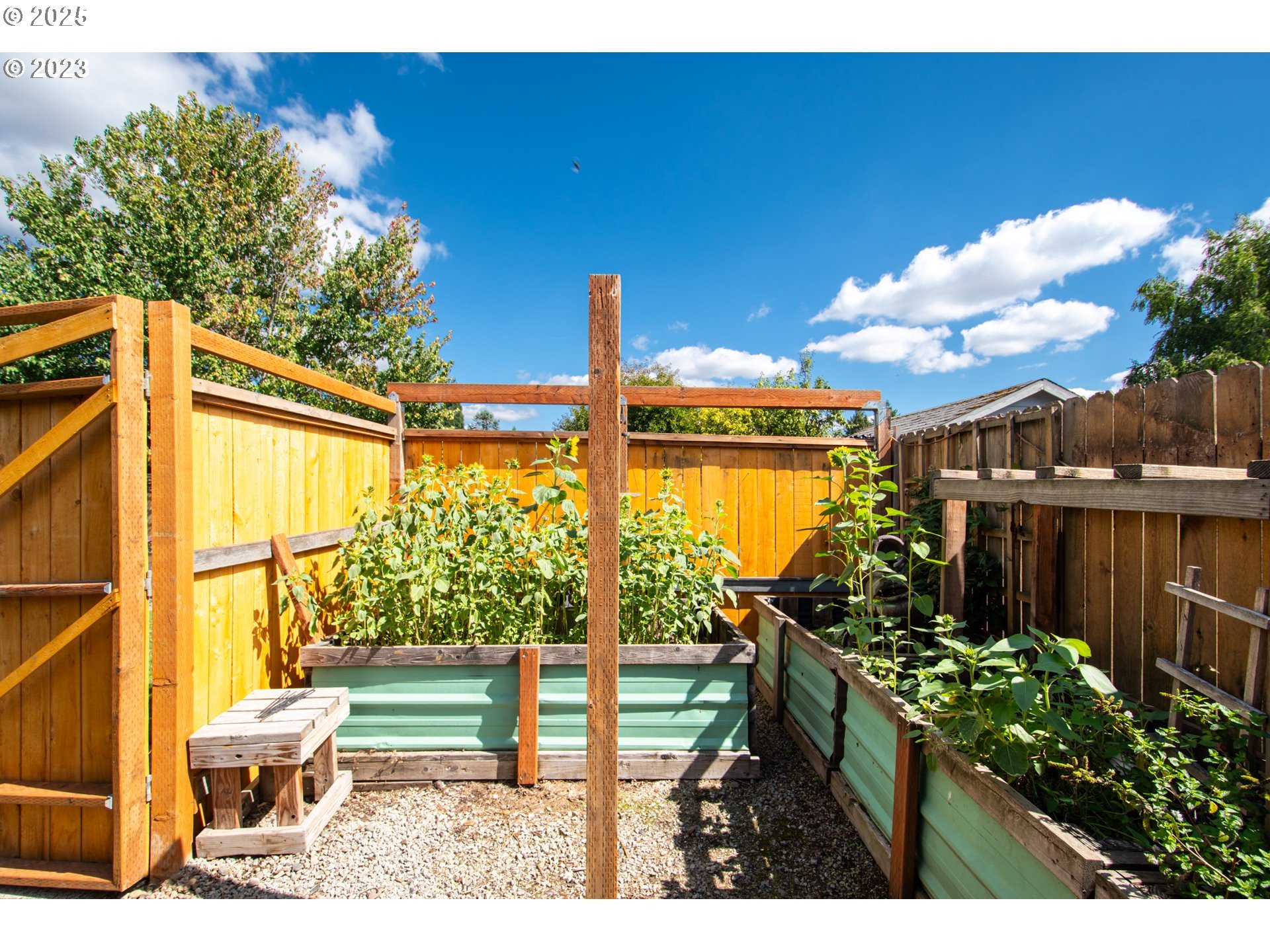 5323 NE 70TH CIR