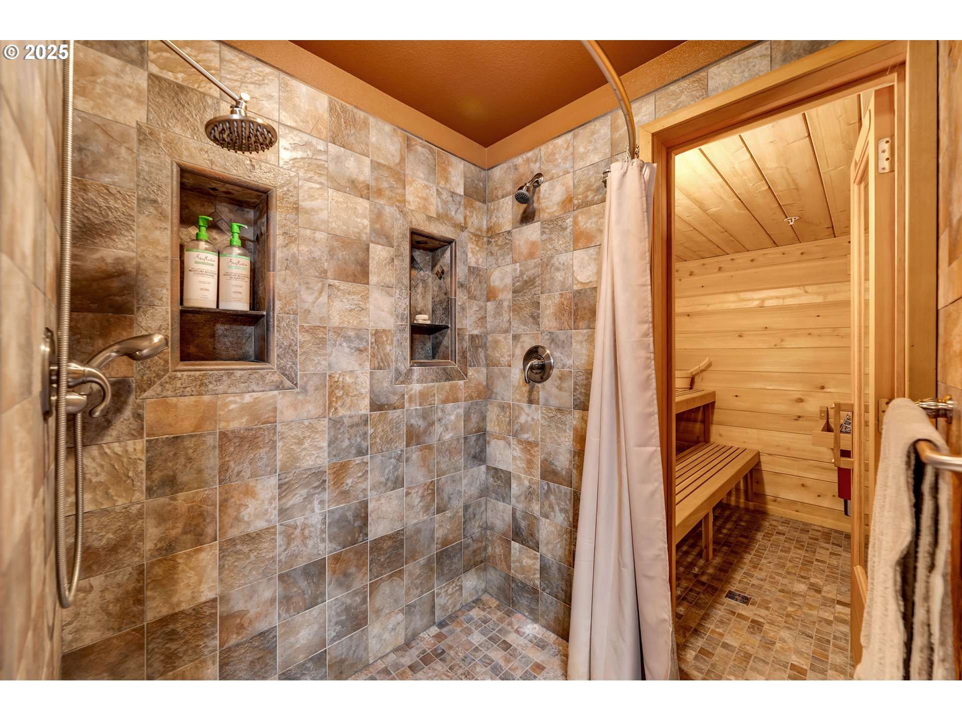 9721 NE LIVINGSTON MOUNTAIN CT