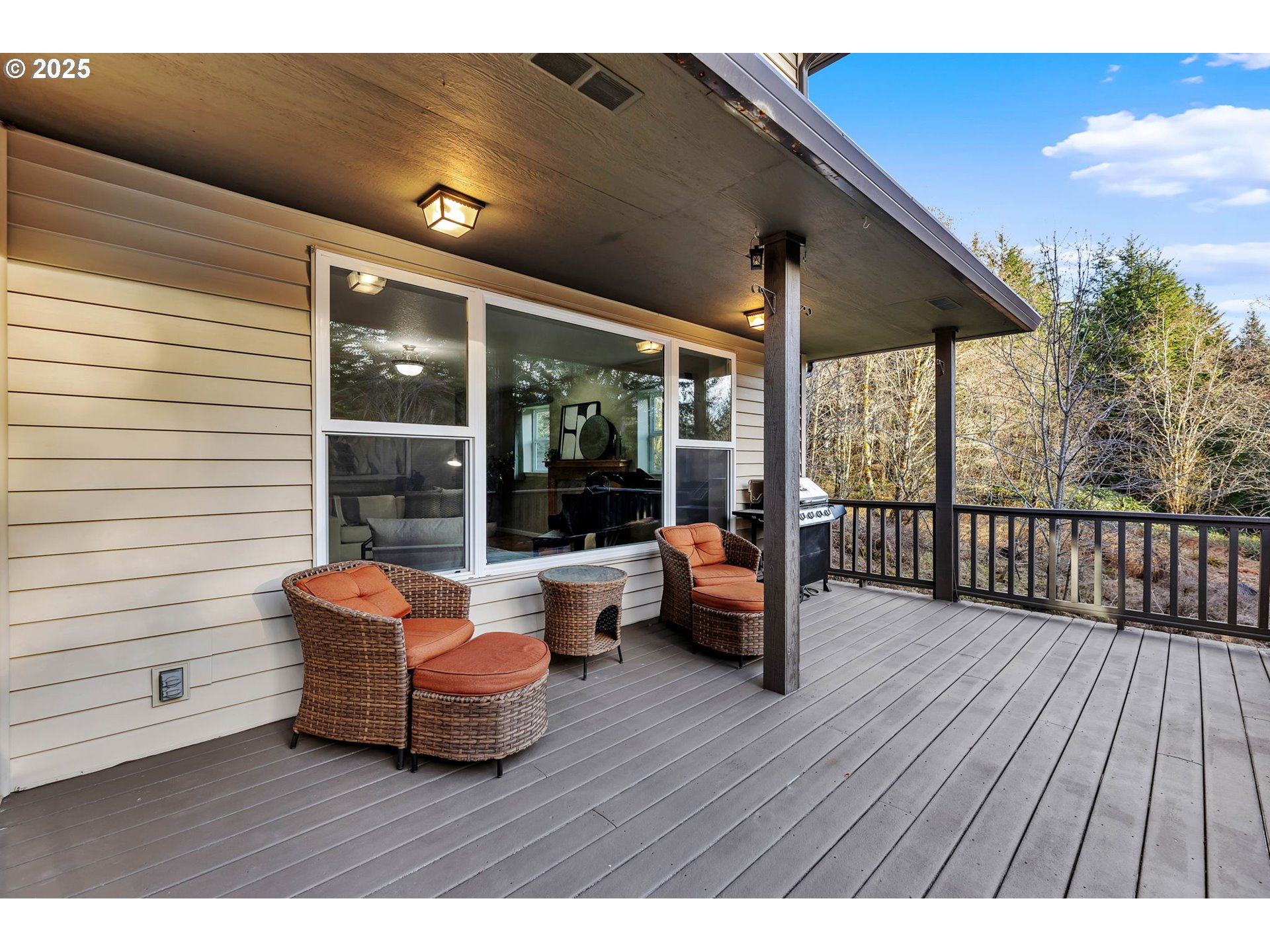 9721 NE LIVINGSTON MOUNTAIN CT