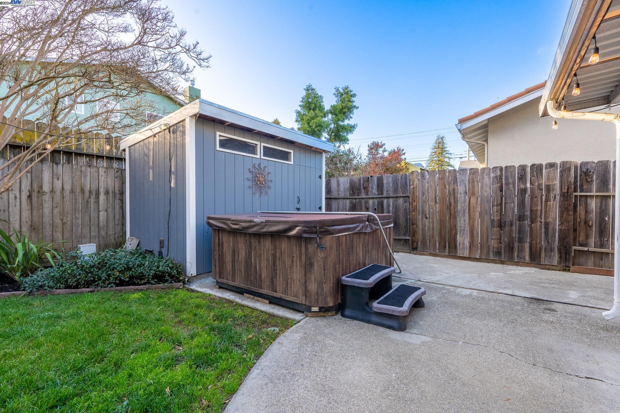 3828 Almond Hill Pl