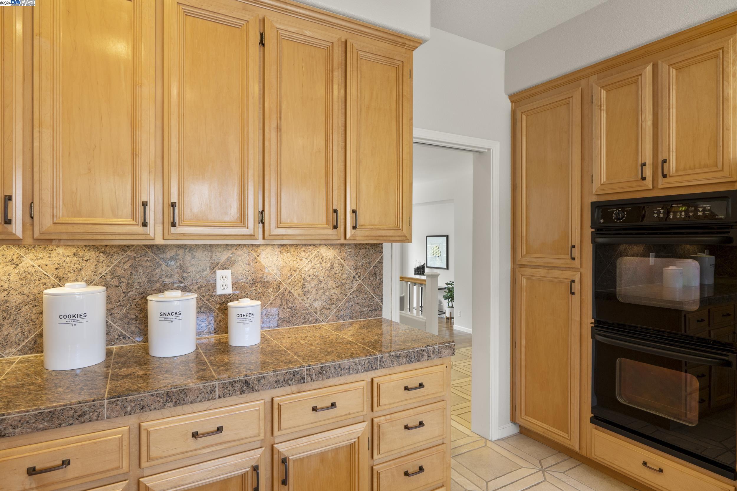 22115 W Lyndon Loop