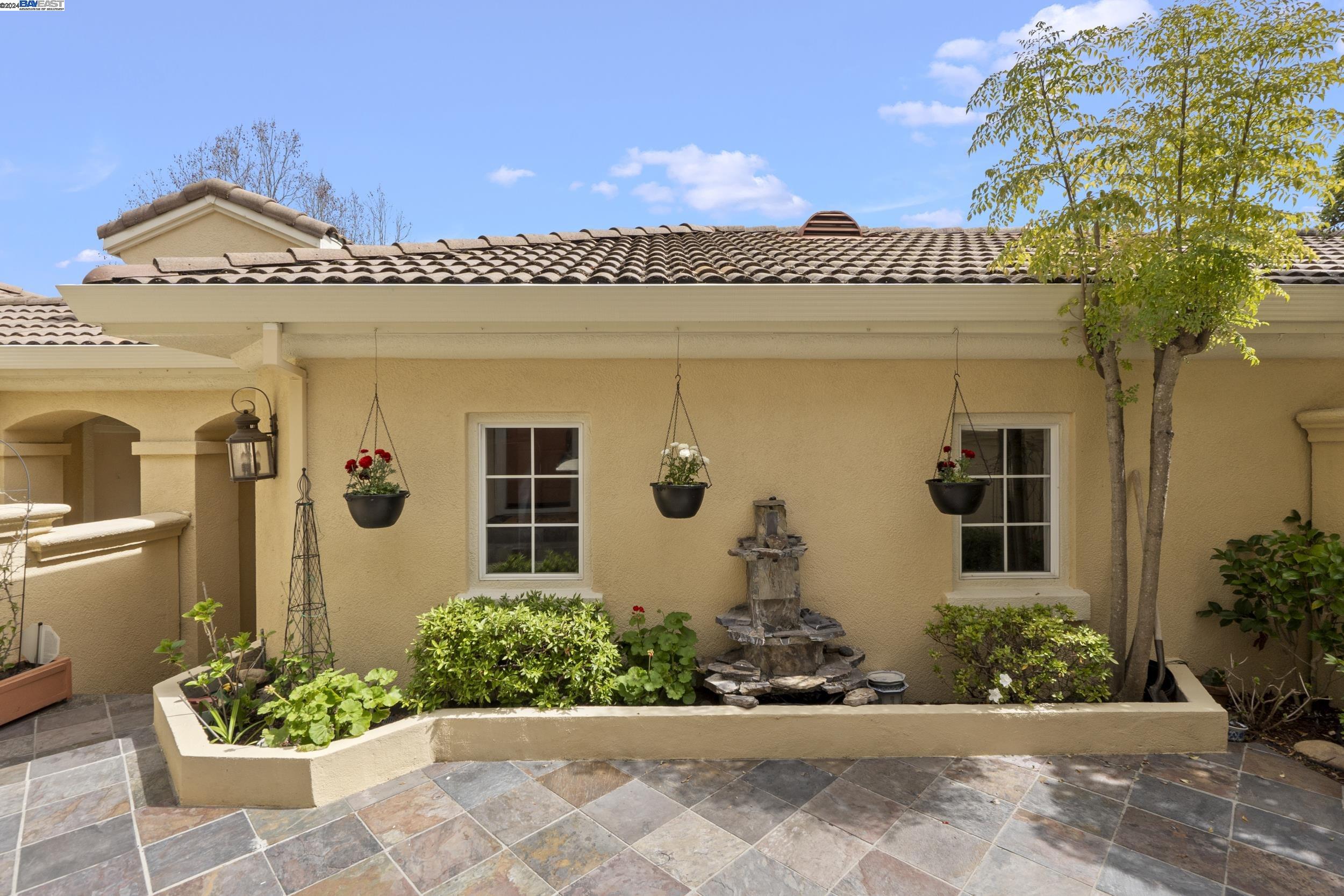 22115 W Lyndon Loop