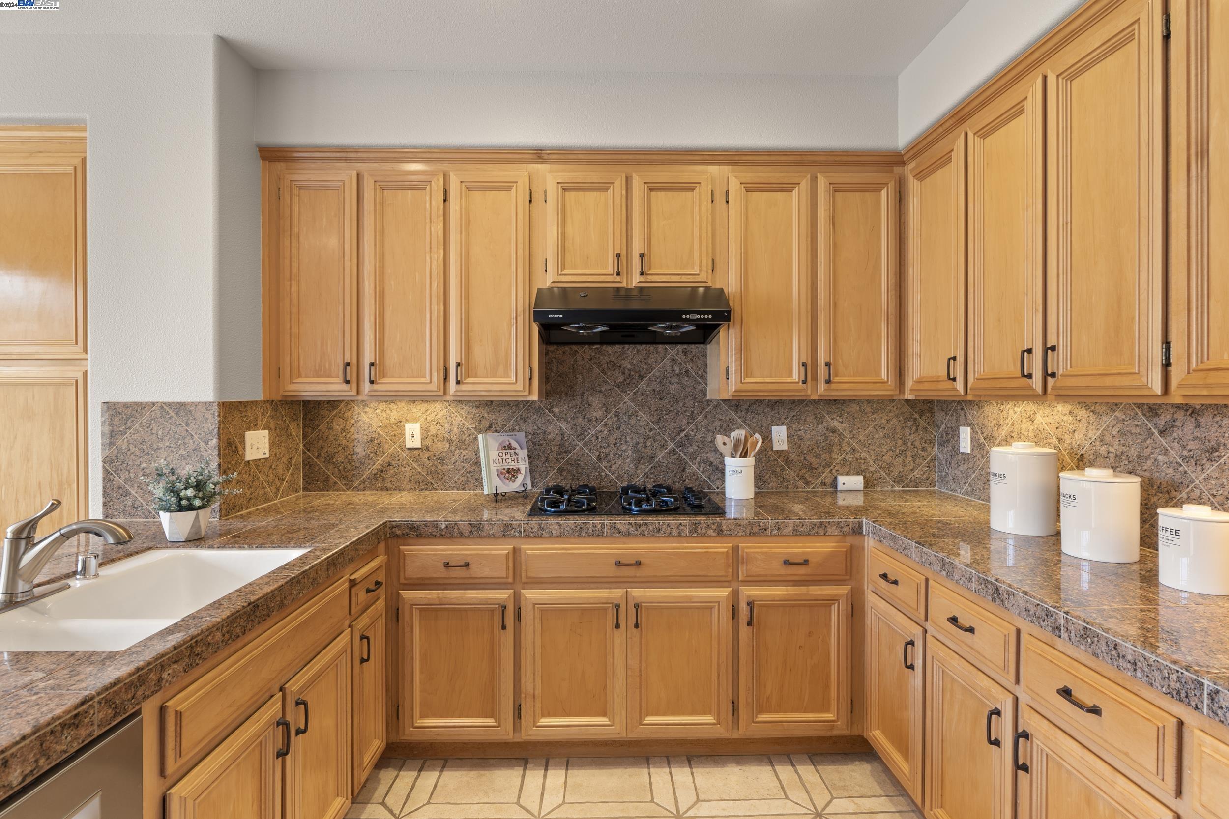 22115 W Lyndon Loop