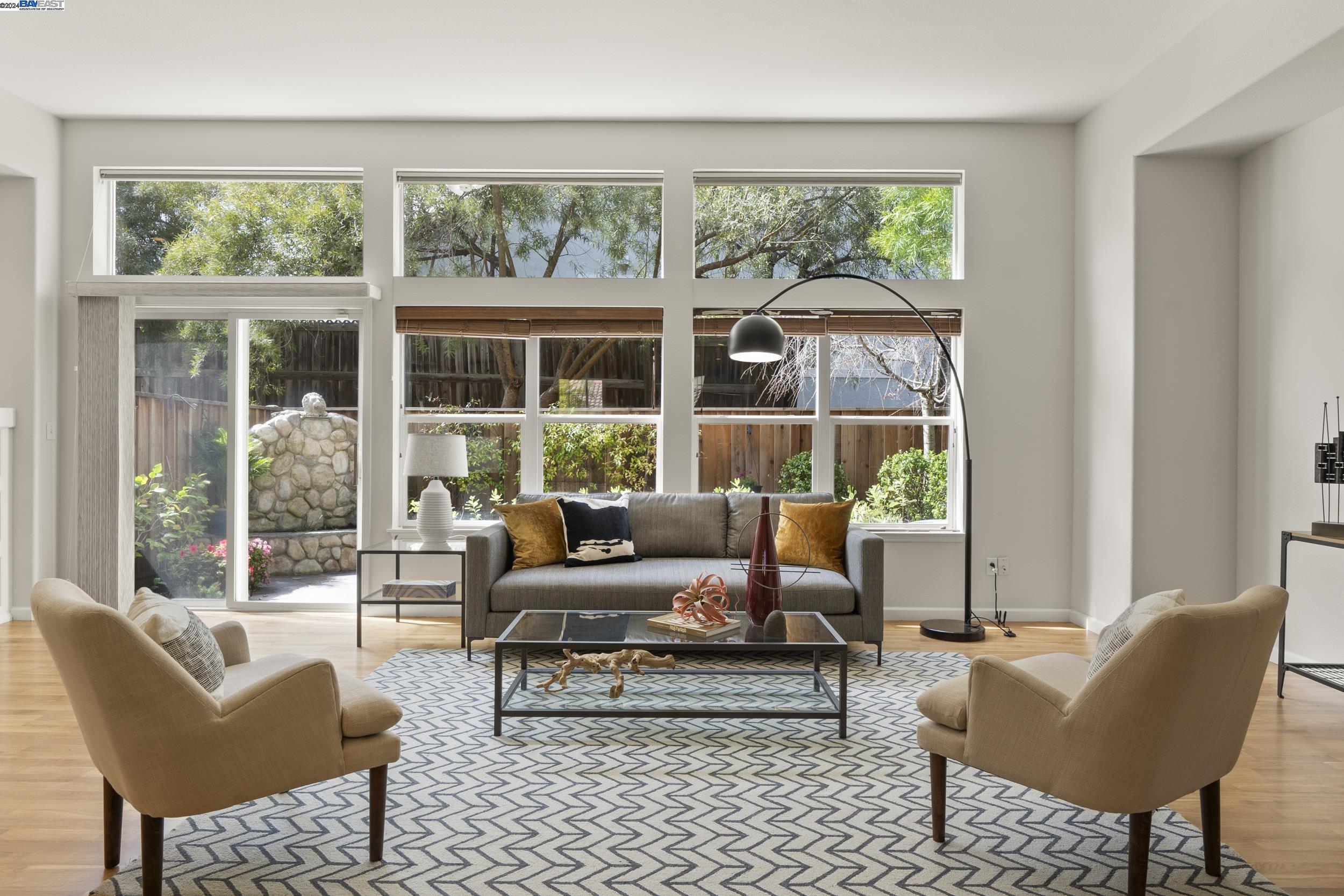 22115 W Lyndon Loop