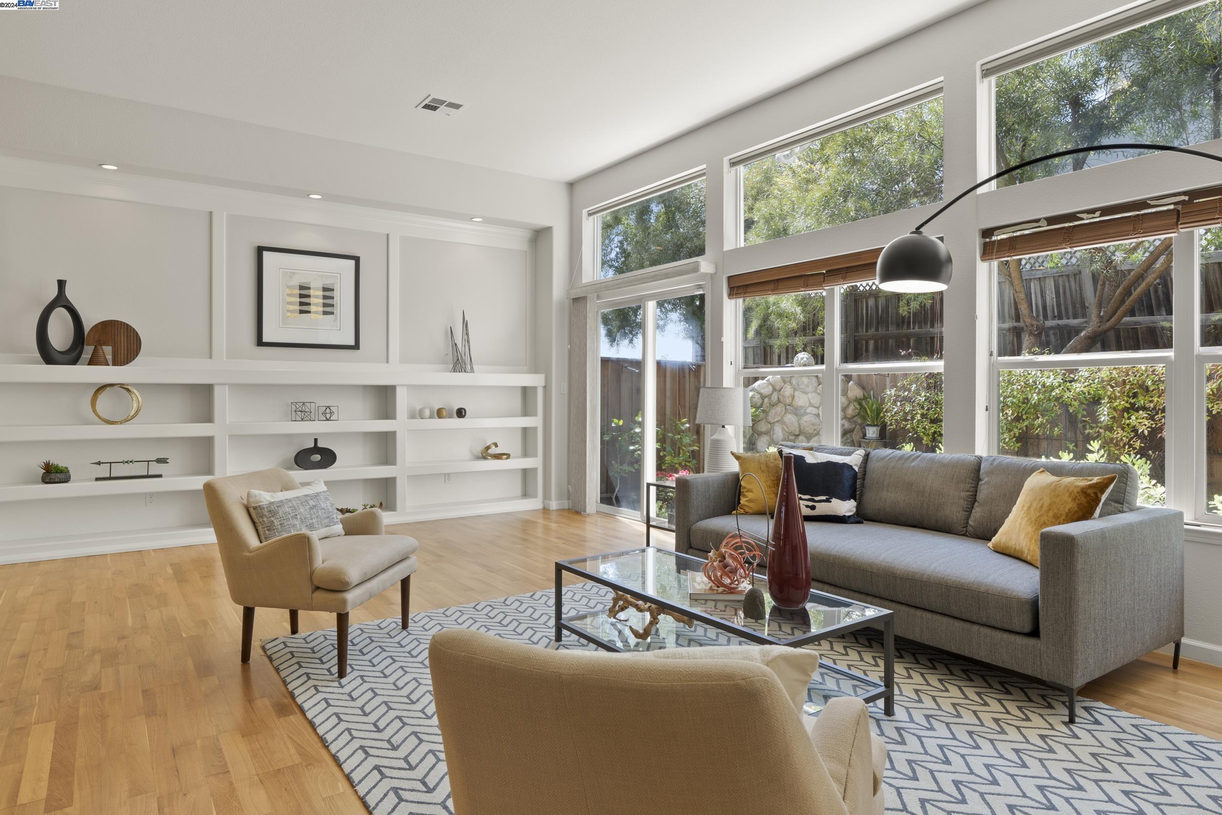 22115 W Lyndon Loop