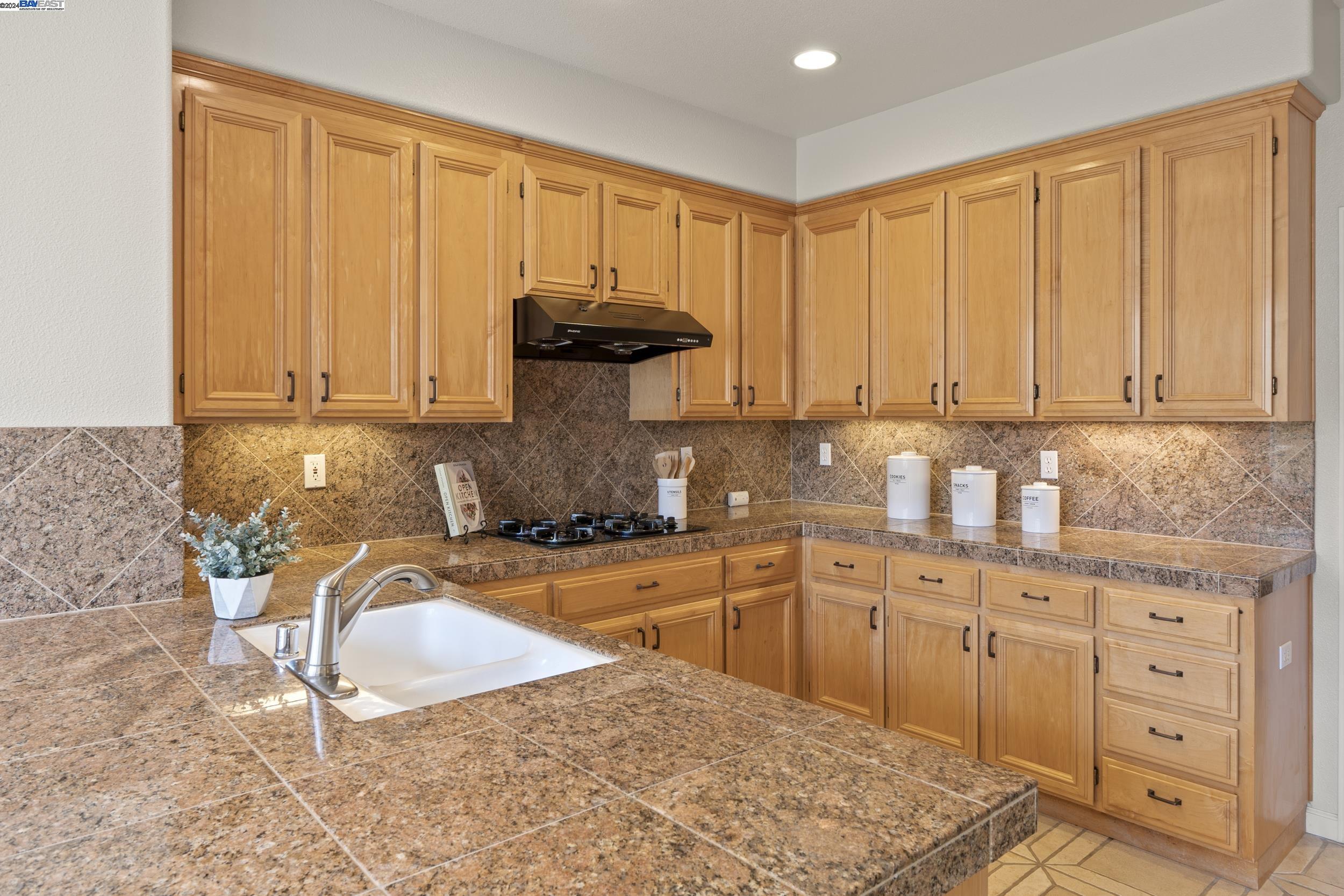 22115 W Lyndon Loop