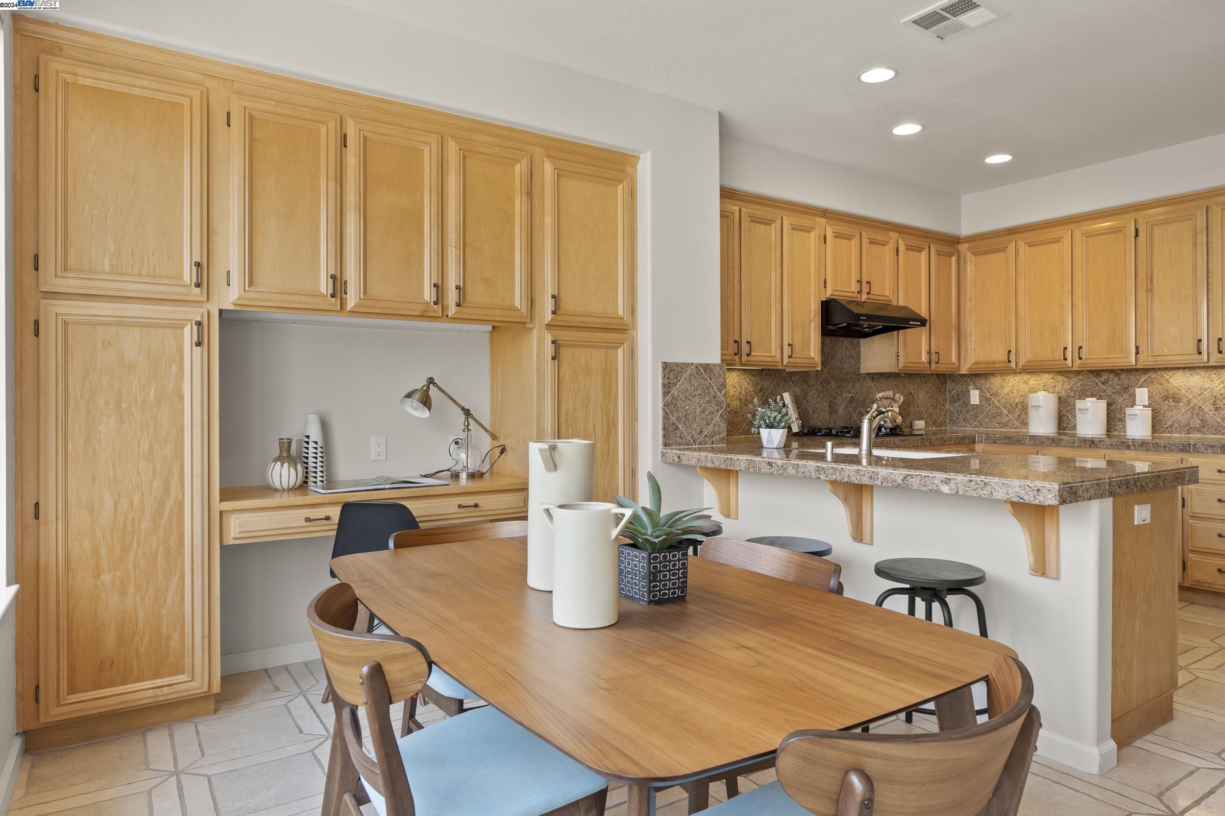22115 W Lyndon Loop