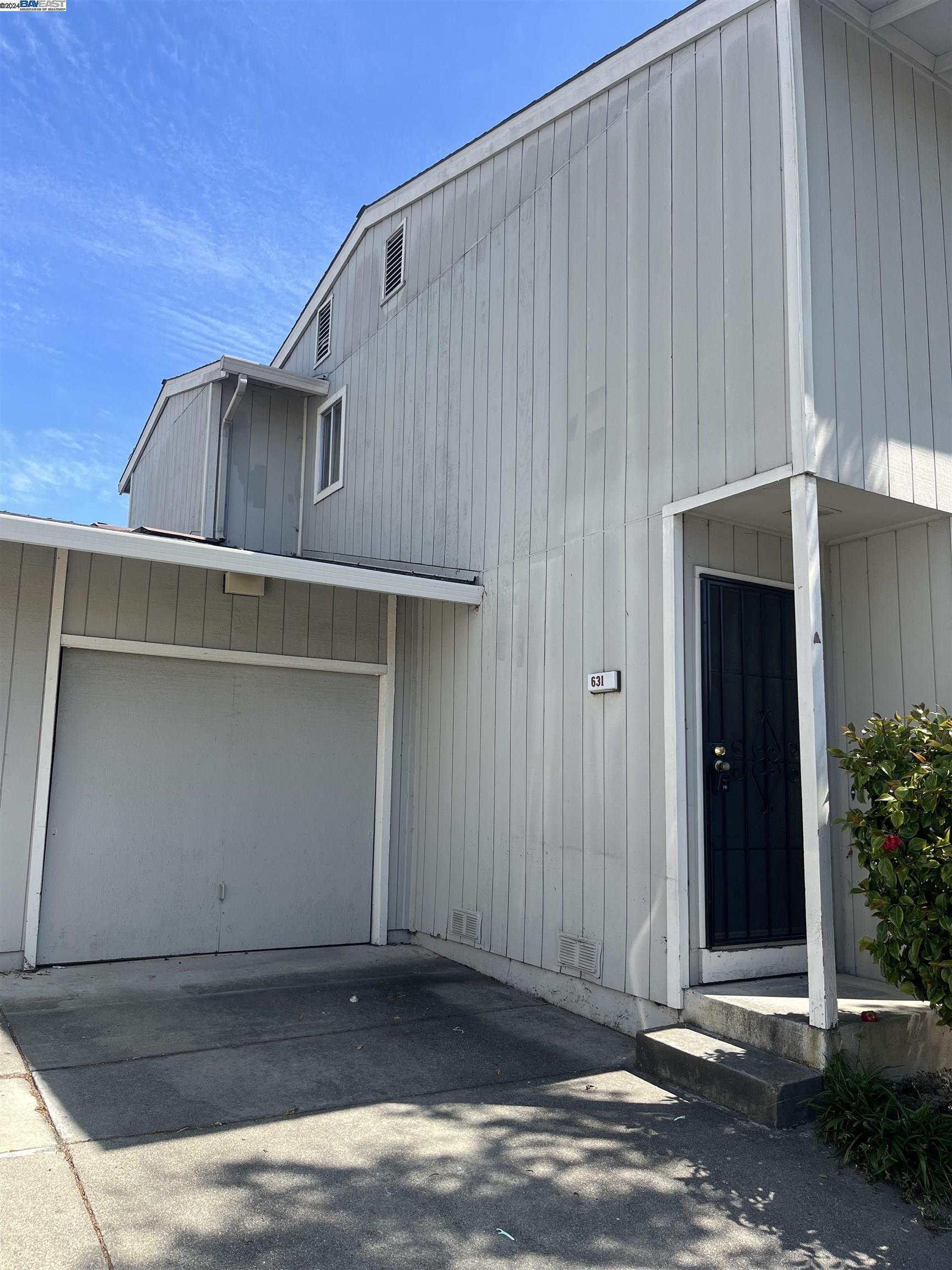 631 Foster Ct # 4