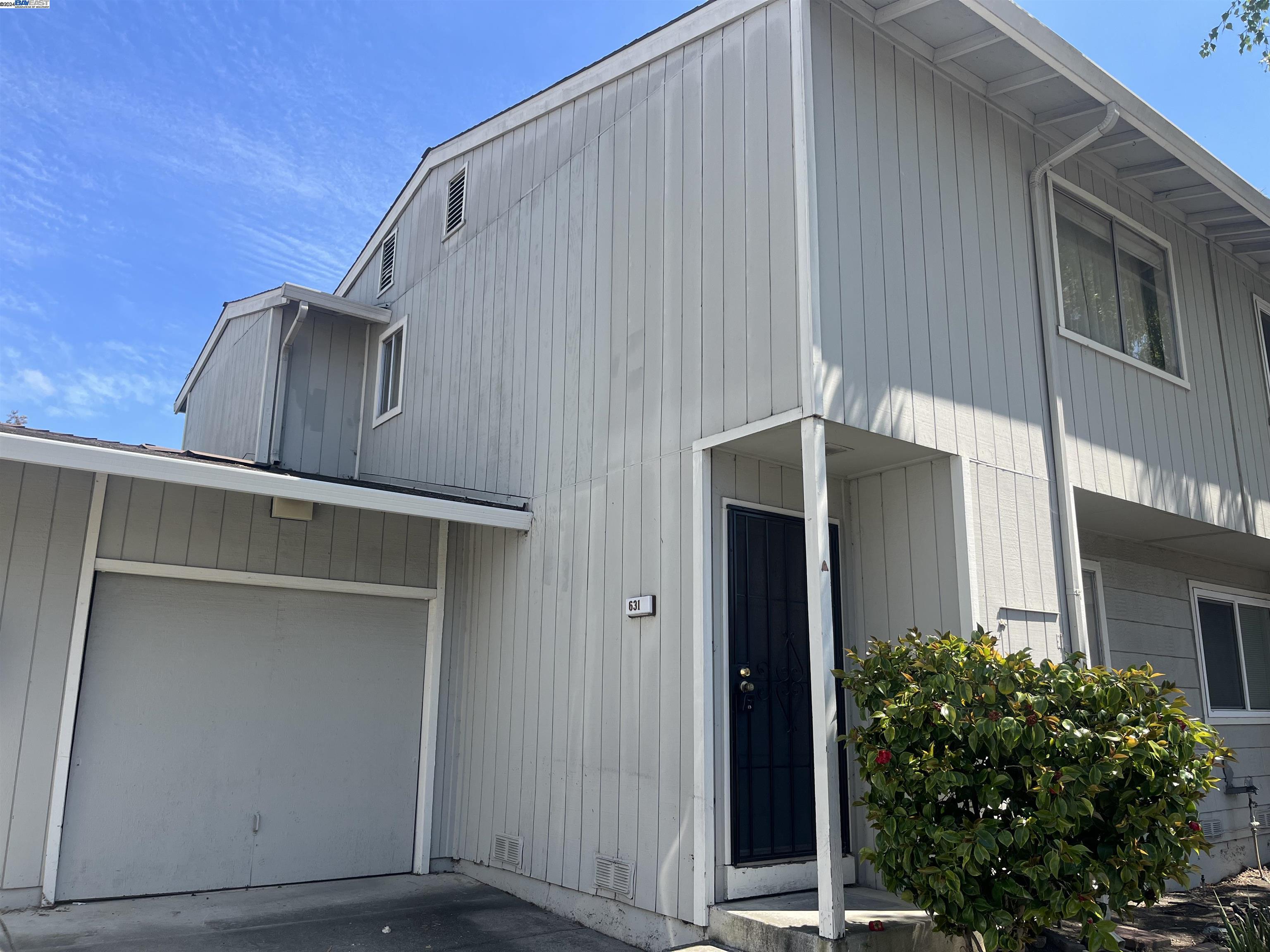 631 Foster Ct # 4