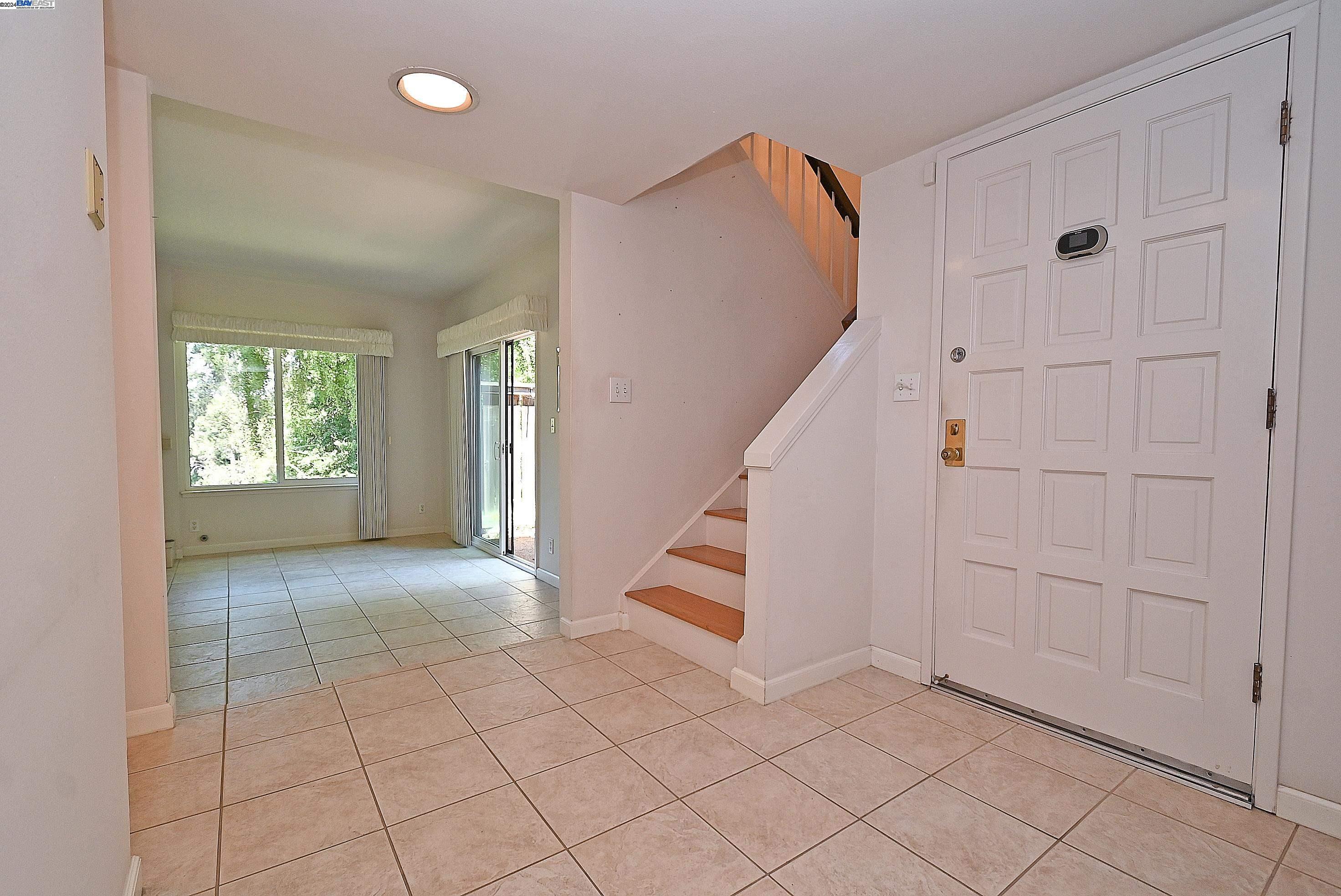 2248 Oak Creek Pl