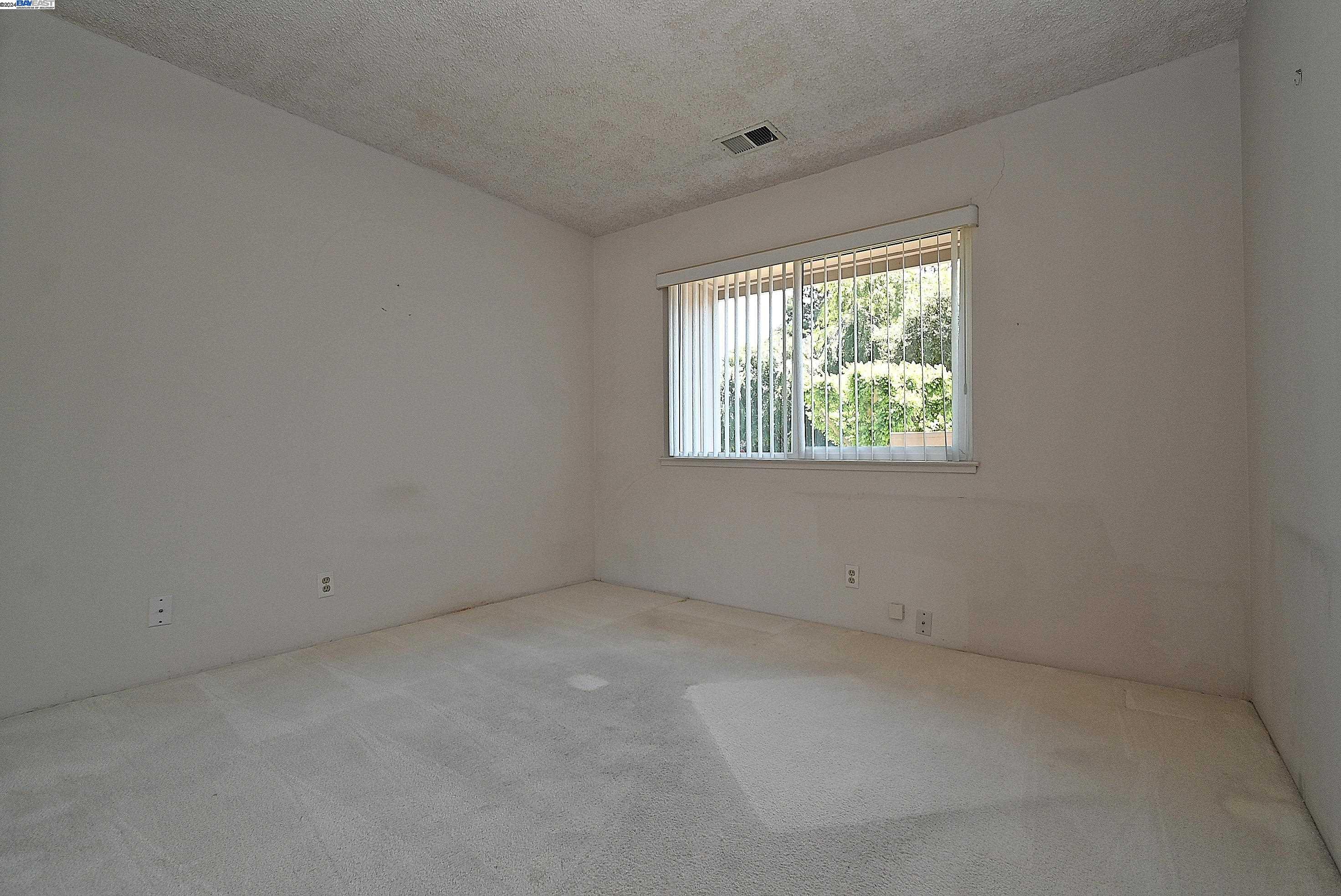 2248 Oak Creek Pl
