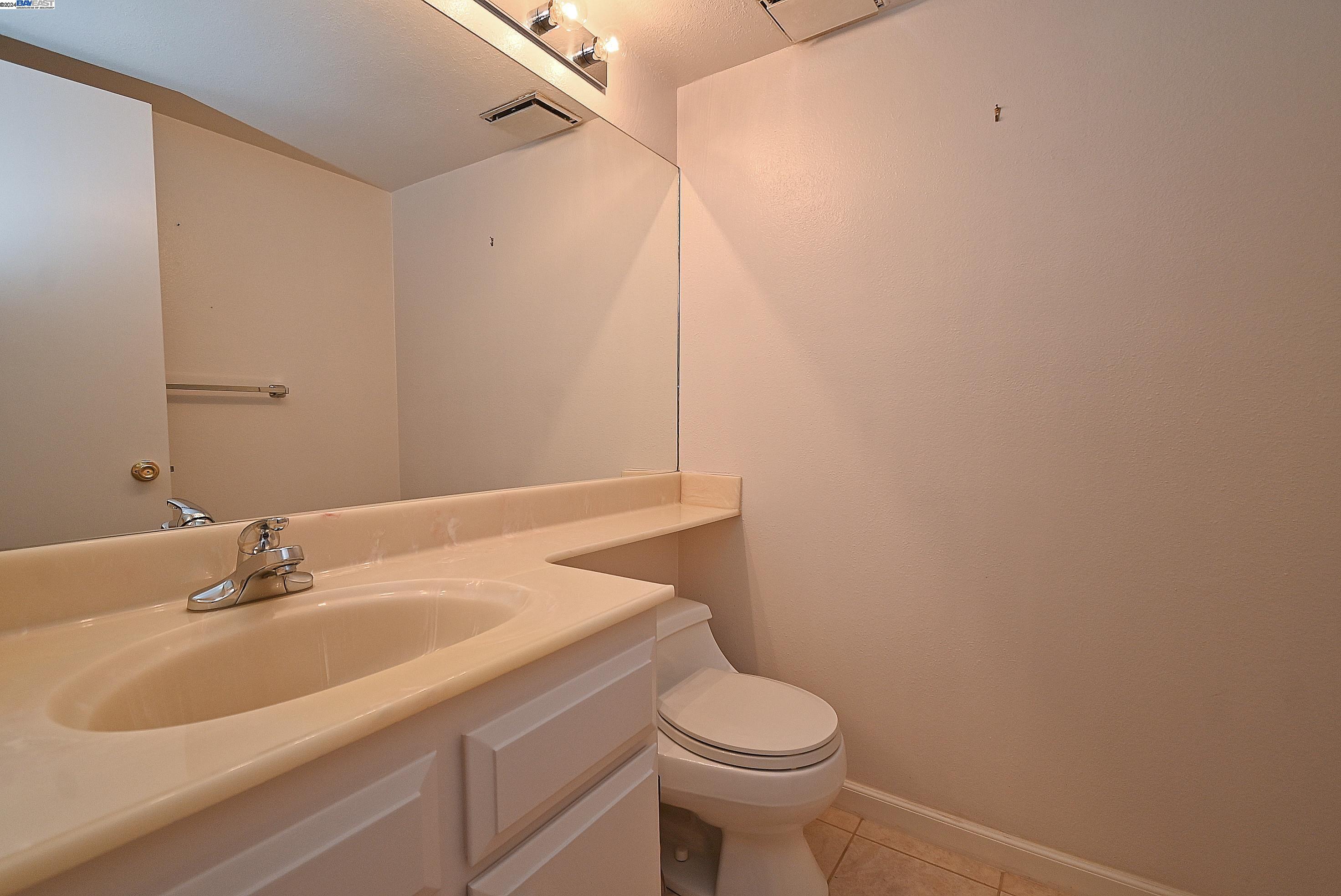 2248 Oak Creek Pl
